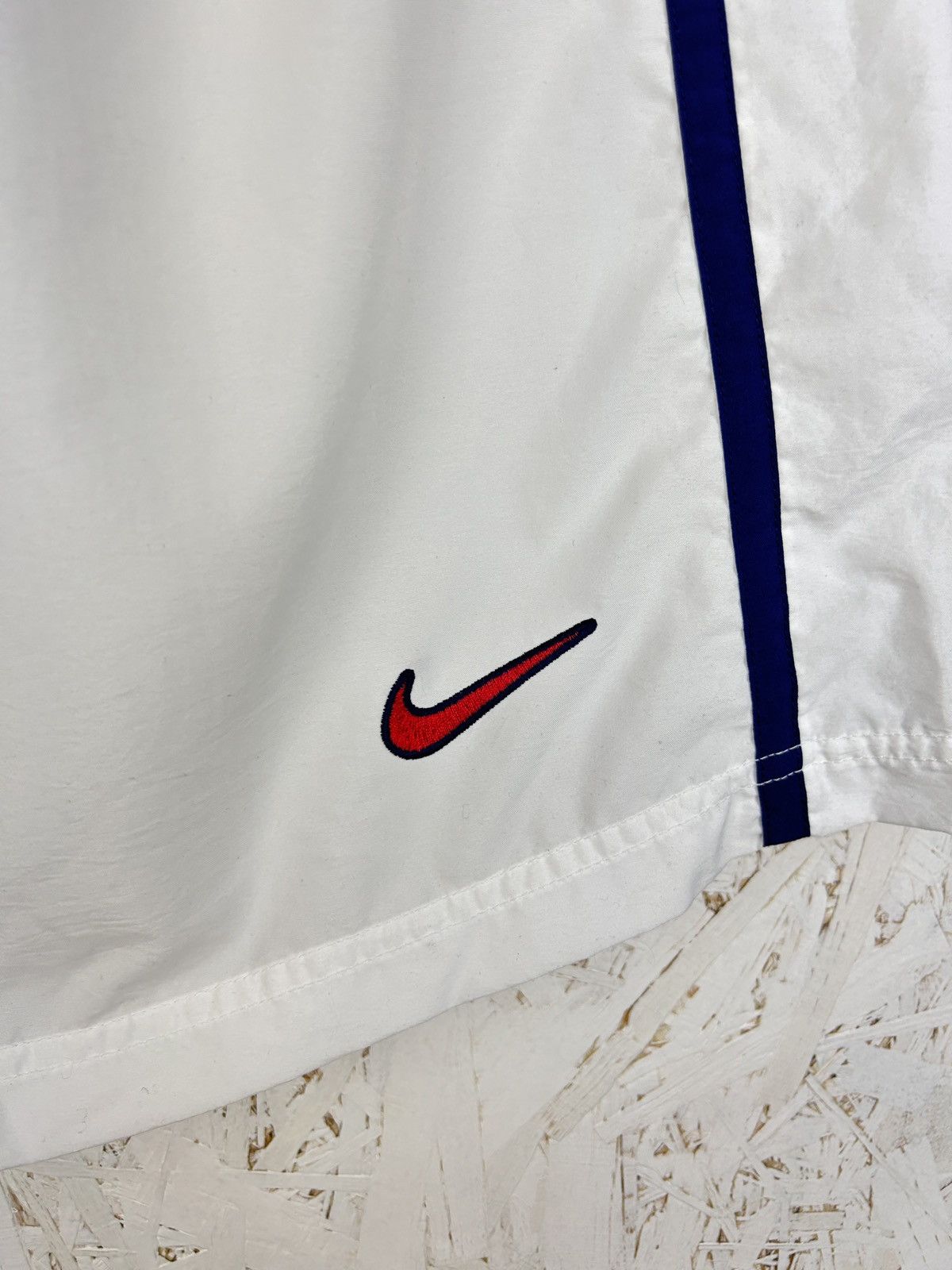 Nike 90s Vintage Nike Arsenal FC 1998/2000 Home Kit Shorts Size US 36 / EU 52 - 3 Thumbnail