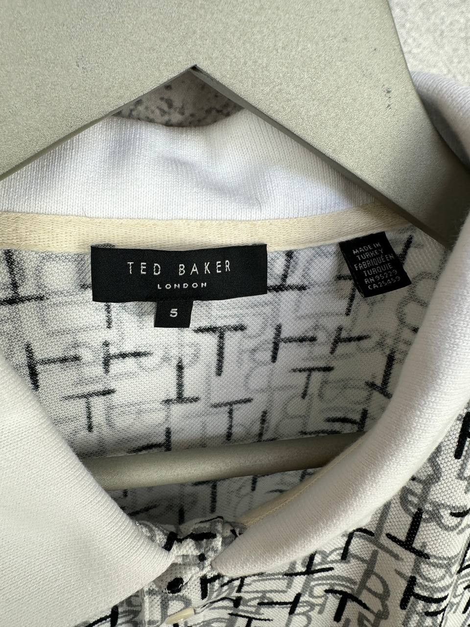 Ted Baker Ted Baker London White Polo Shirt Allover Monogram Print Size US XL / EU 56 / 4 - 10 Thumbnail