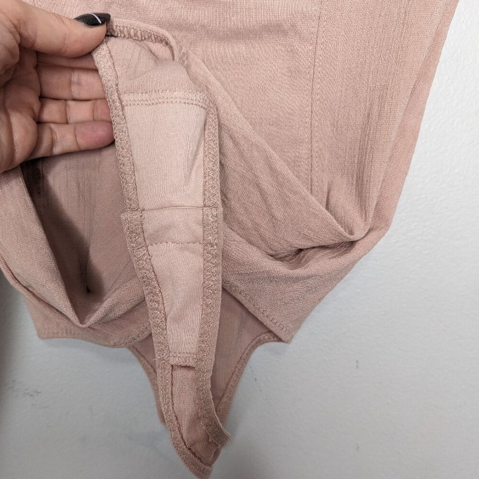 Free People Free People Blush Pink Cap Sleeve Deep Conversation Bodysuit Size S / US 4 / IT 40 - 7 Thumbnail