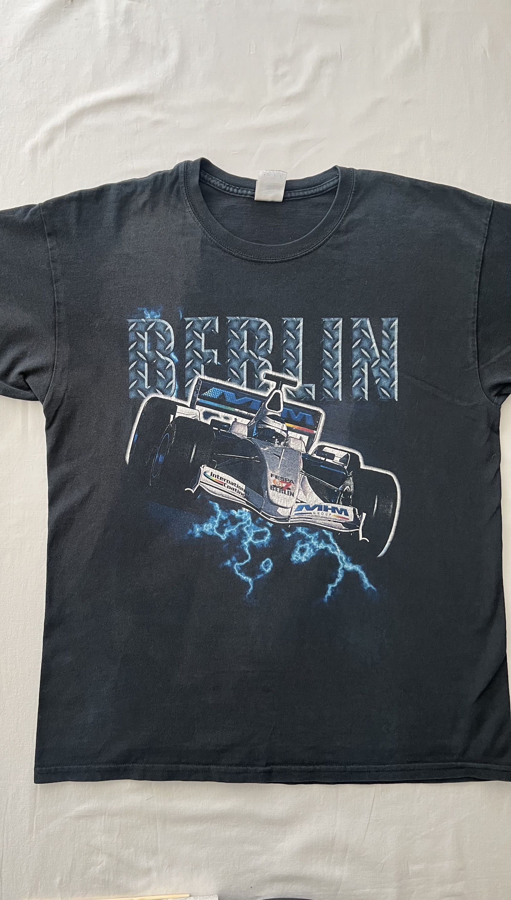 Formula 1 Vintage 2000s Formula One F1 Berlin Faded Black Tee Size US L / EU 52-54 / 3 - 3 Thumbnail