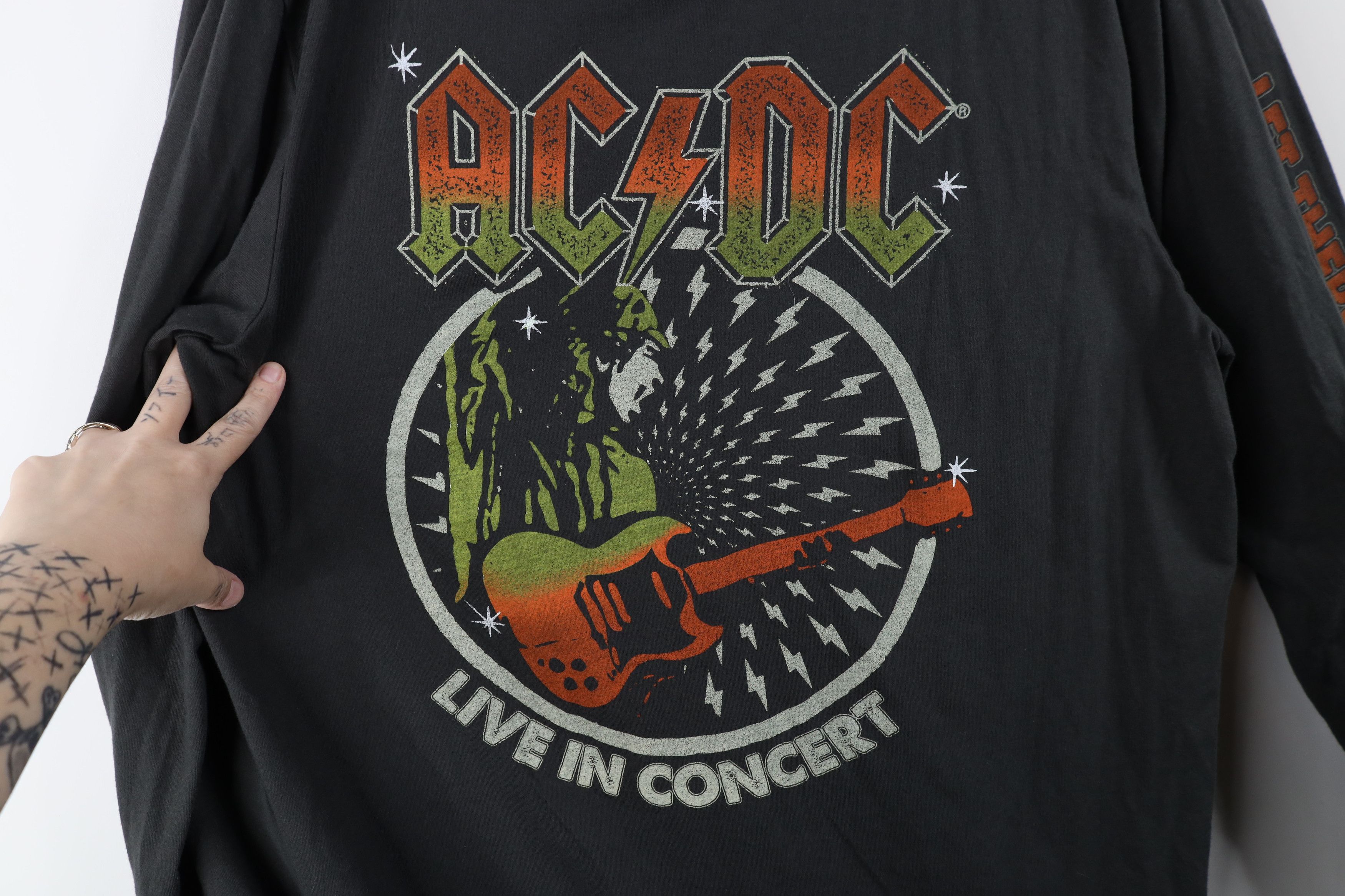Vintage Retro There Be Rock Tour ACDC Band Long Sleeve T-Shirt Gray Size US XXL / EU 58 / 5 - 5 Thumbnail