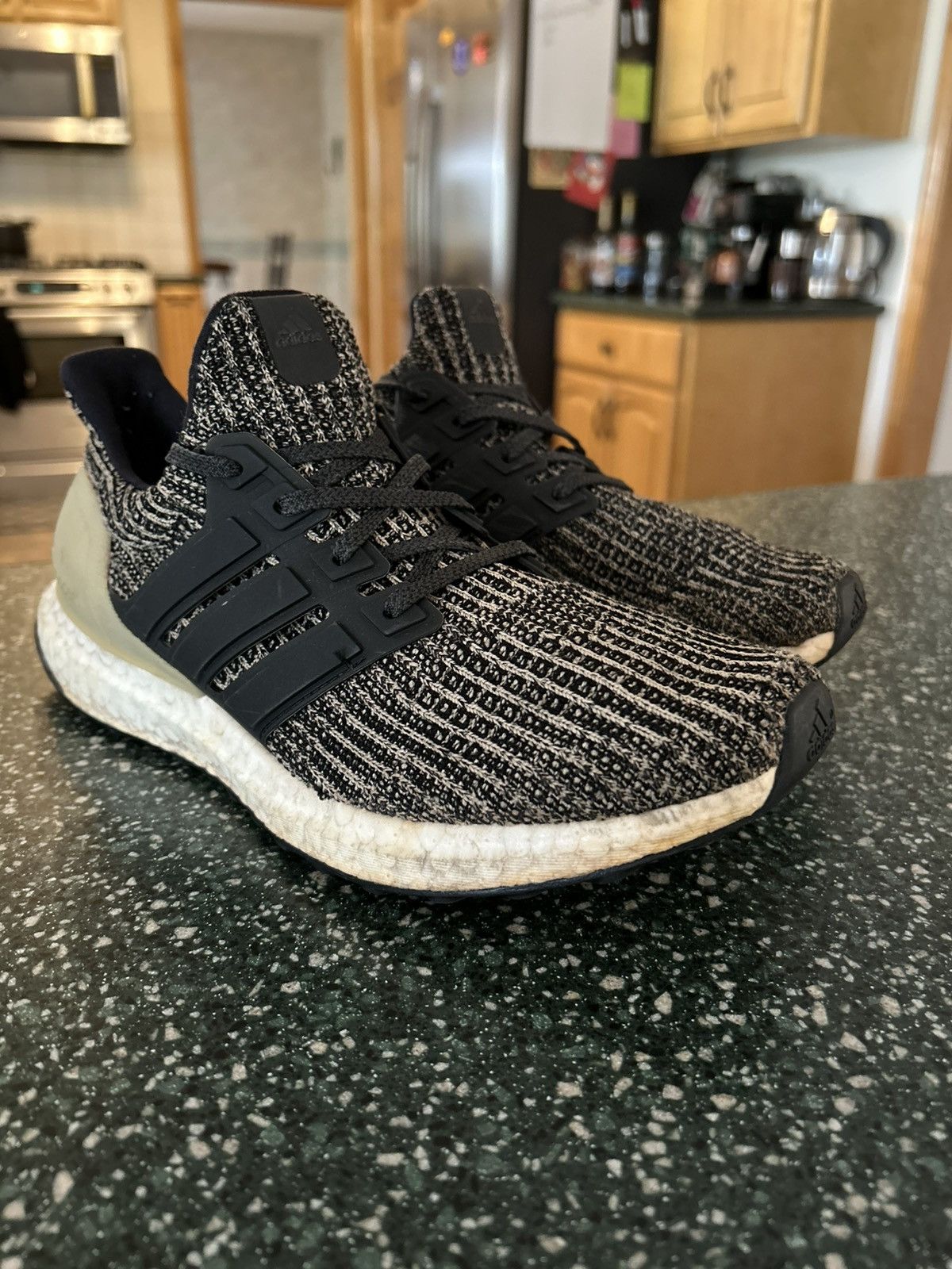 Adidas Adidas Ultraboost Size US 7 / EU 40 - 1 Thumbnail