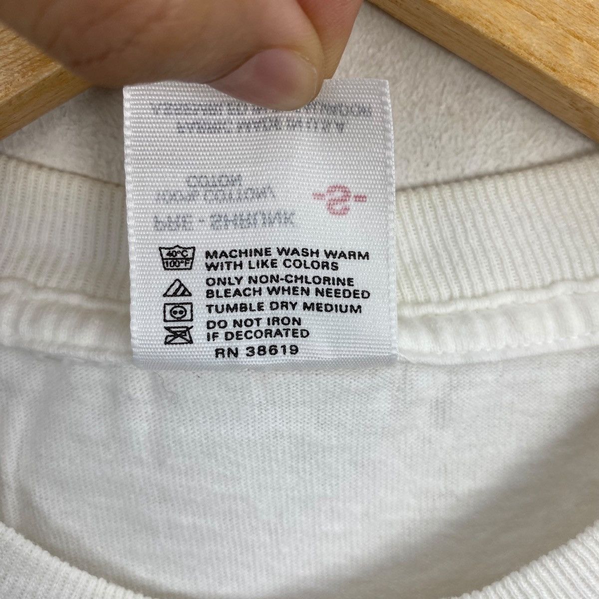 Bounty Hunter Vintage 00's BOUNTY HUNTER Cross Bone Logo Tee Shirt Size US S / EU 44-46 / 1 - 5 Thumbnail