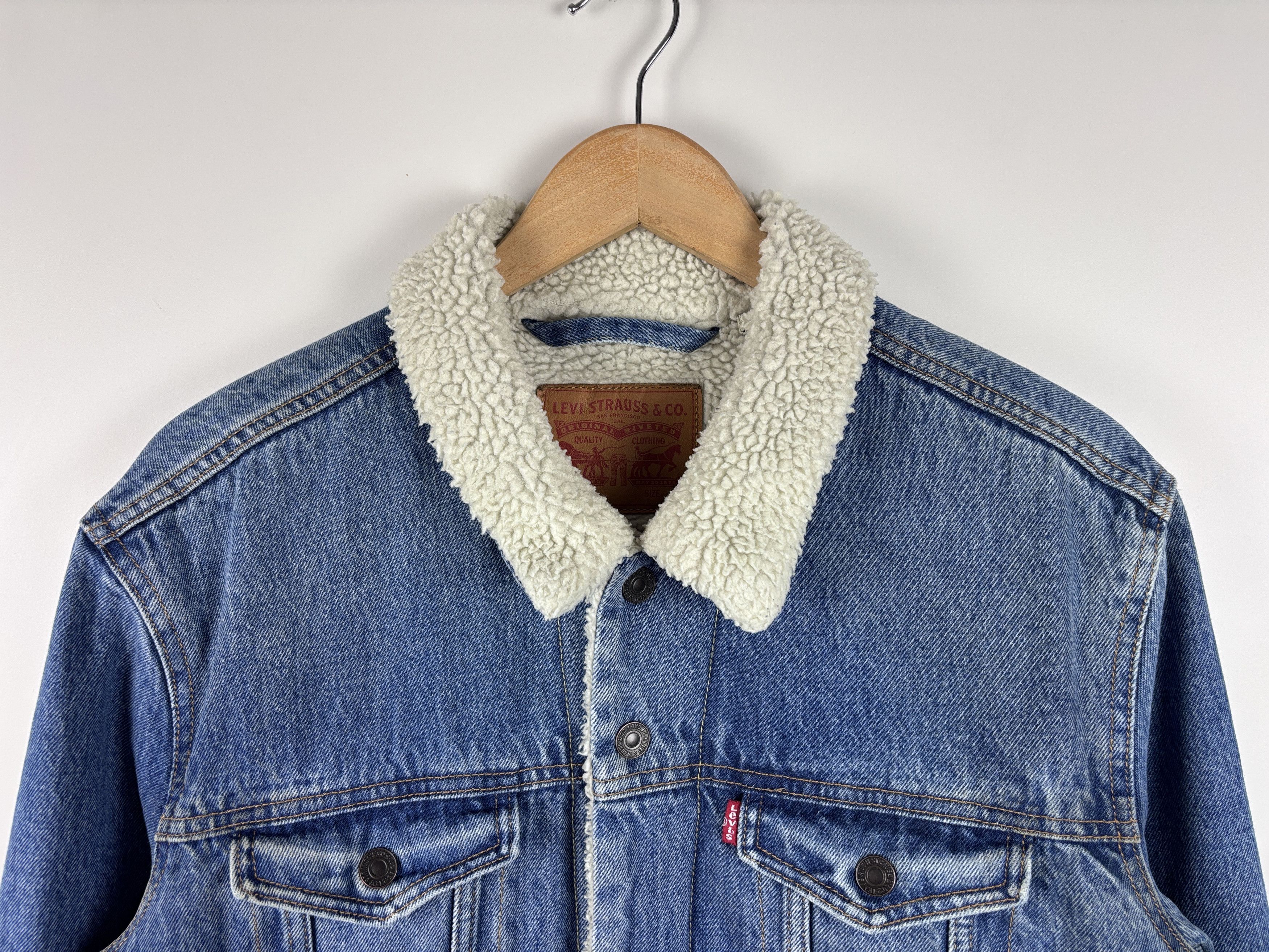 Levi's Mens Levis Sherpa Denim Jacket Trucker Blue Size L Size US L / EU 52-54 / 3 - 2 Thumbnail
