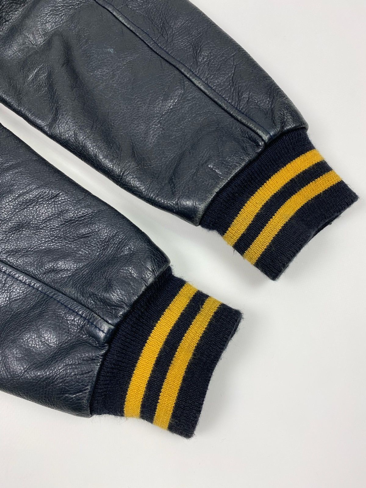 Vintage 1990’s Vintage Game Cyclones Hockey Team Varcity Jacket Size US M / EU 48-50 / 2 - 15 Thumbnail