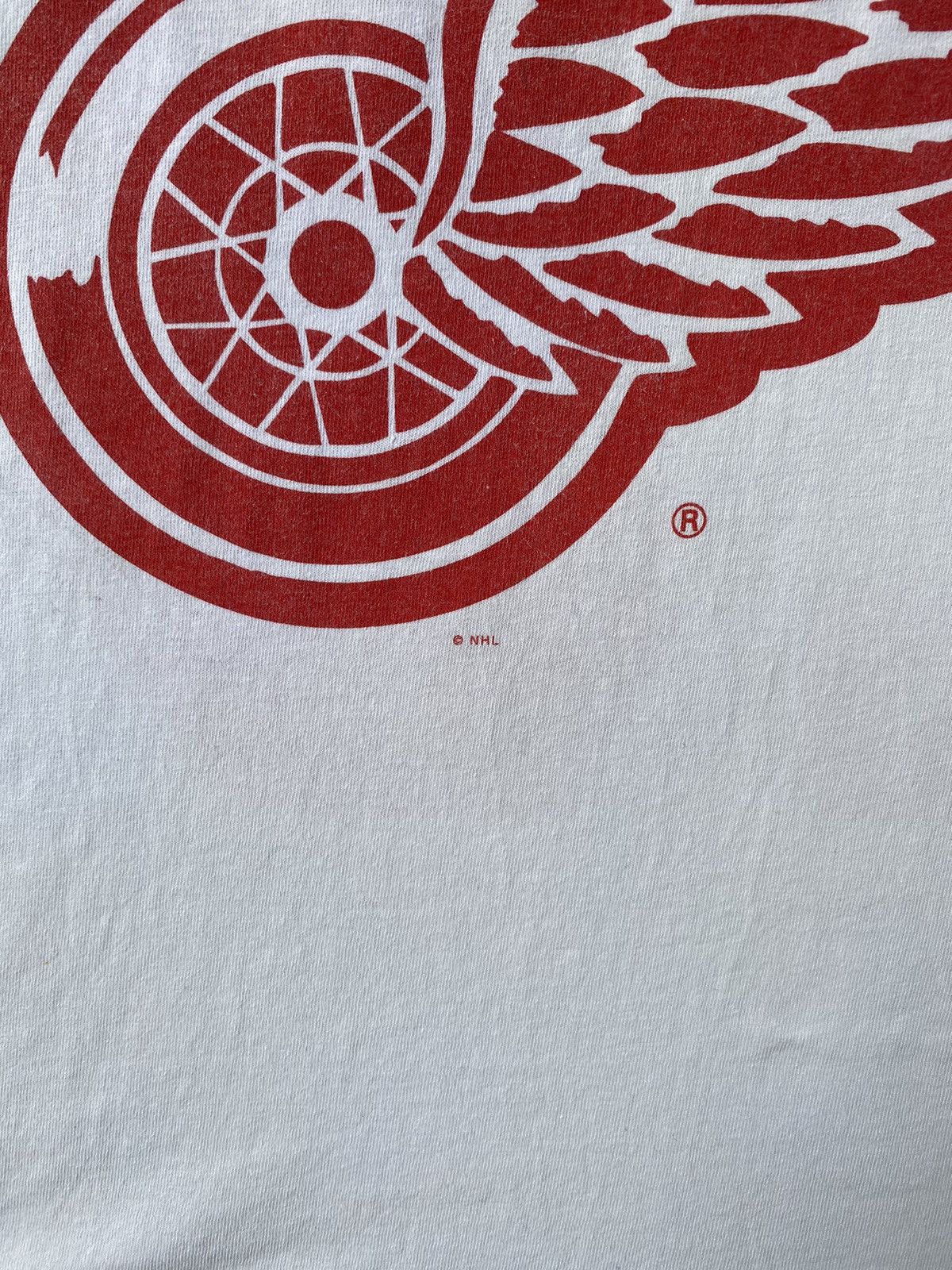 Vintage Vintage Distressed DARREN McCARTY Detroit Red Wings Nhl Tees Size US XL / EU 56 / 4 - 5 Thumbnail