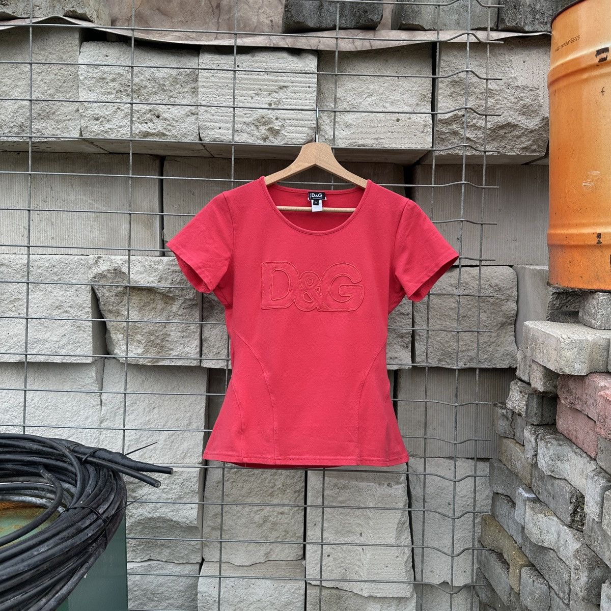 20471120 00s Rare Dolce Gabbana Cute Slim Logo T Shirt Japanese Japan Size S / US 4 / IT 40 - 1 Thumbnail