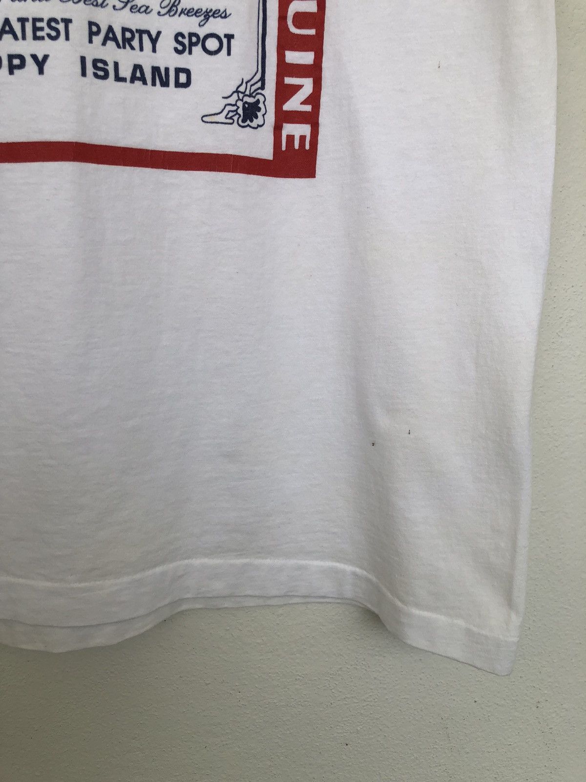 Vintage Vintage 90s Aruba King Of Beach Surfing Tee Size US L / EU 52-54 / 3 - 7 Thumbnail