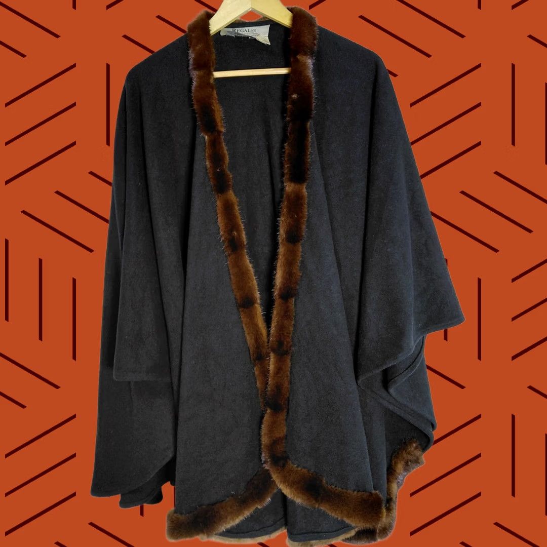 Vintage Regal Gray Cashmere Cape with Fur Trim Solid One Size - Fall & Winter Size ONE SIZE - 1 Thumbnail