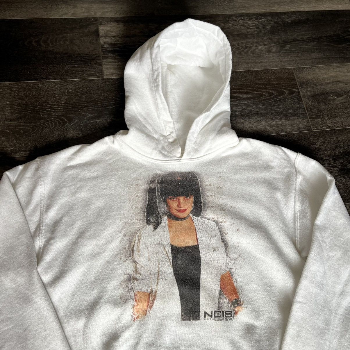 Vintage Vintage NCIS TV Show Abby Skulls Goth Promo Logo Hoodie Y2K Size US S / EU 44-46 / 1 - 2 Thumbnail