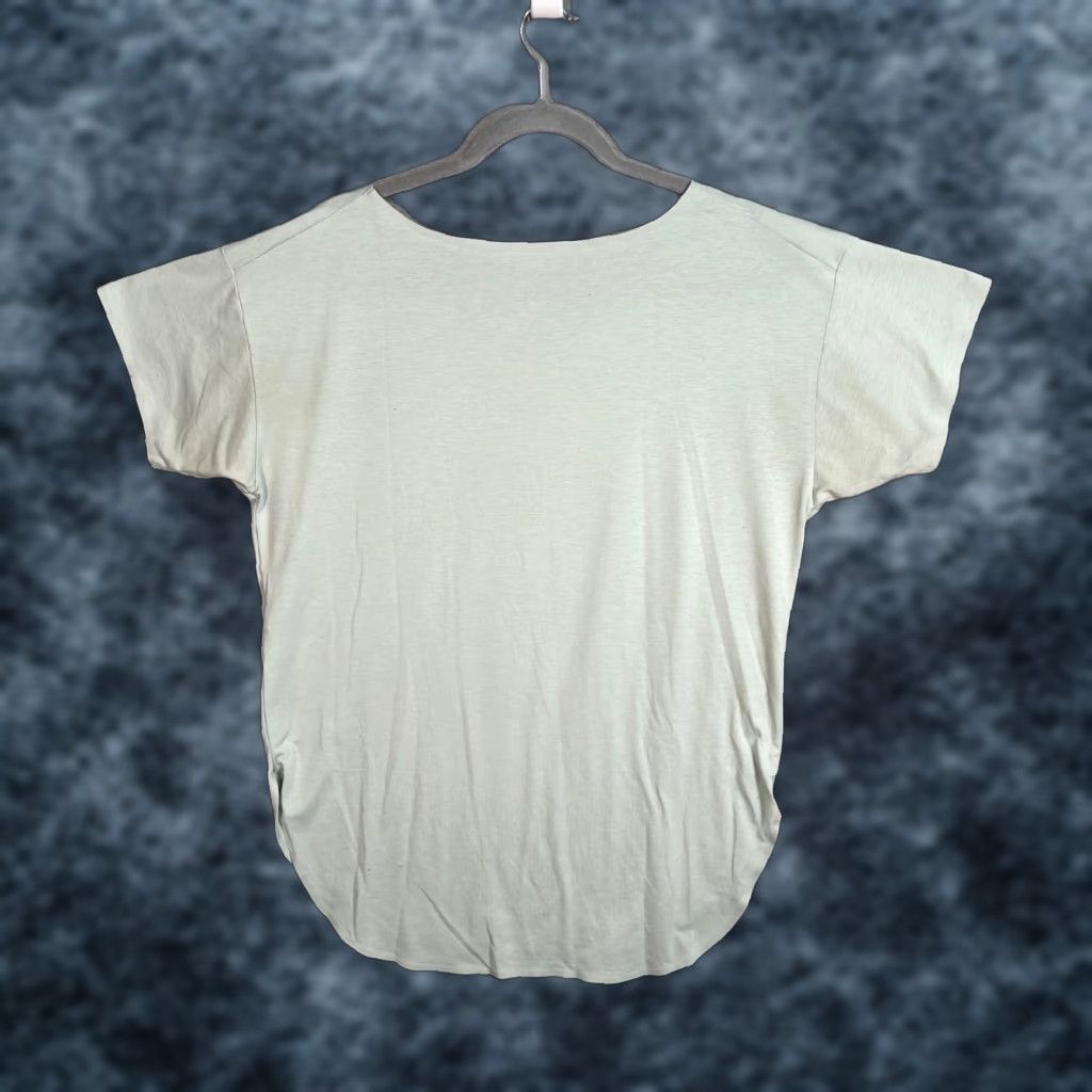Uniqlo Uniqlo T-Shirt Small Light Green Short Sleeve Athletic Womens Size S / US 4 / IT 40 - 1 Thumbnail