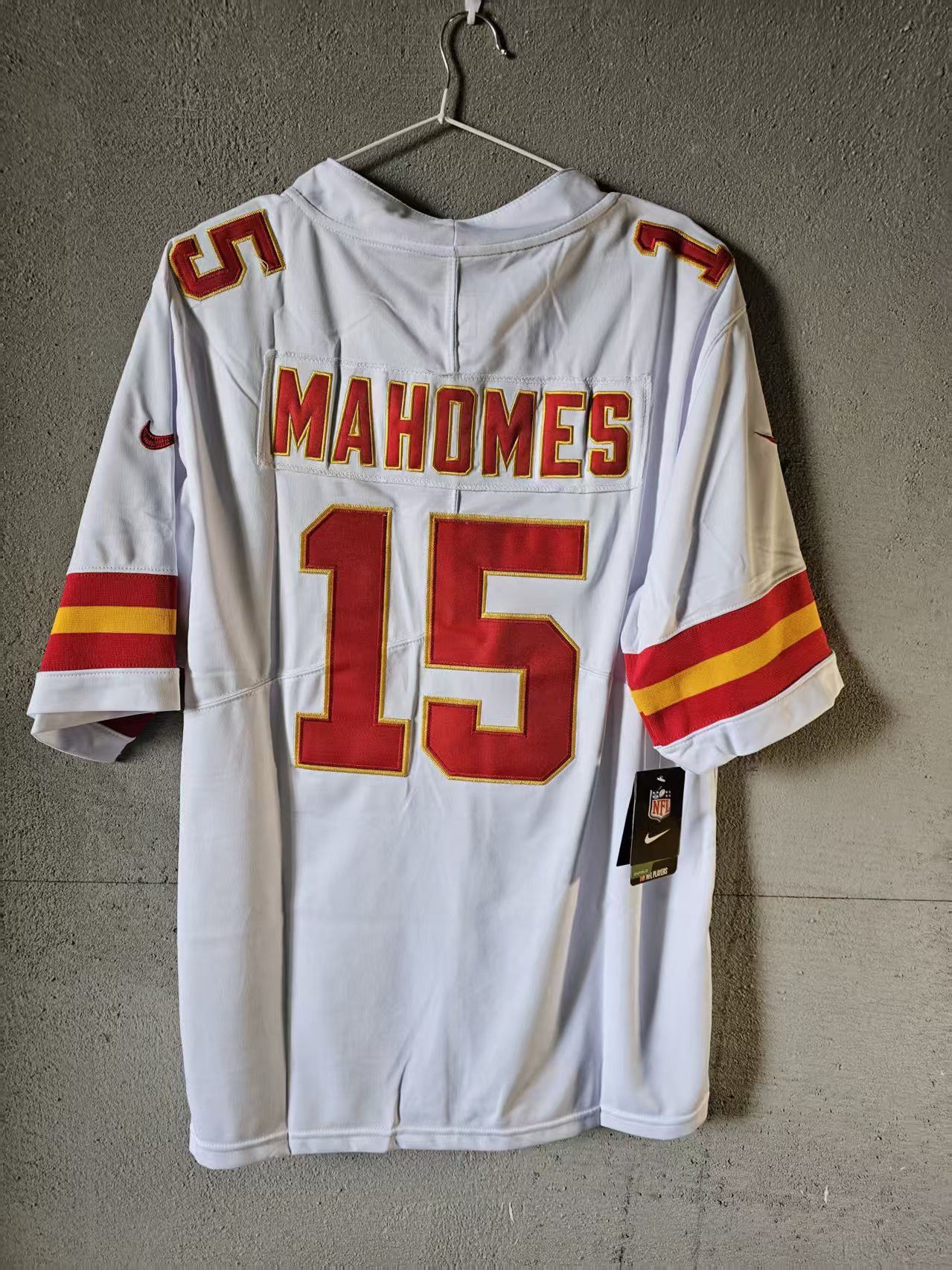 NFL Kansas City Chiefs 15 Patrick Mahomes Jersey White Size US XL / EU 56 / 4 - 1 Thumbnail