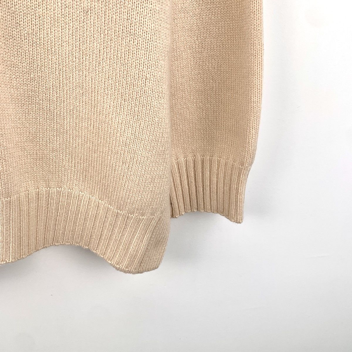 Fendi Fendi Beige V-neck Long Sleeve Knit Sweater K26WX Size M / US 6-8 / IT 42-44 - 4 Thumbnail