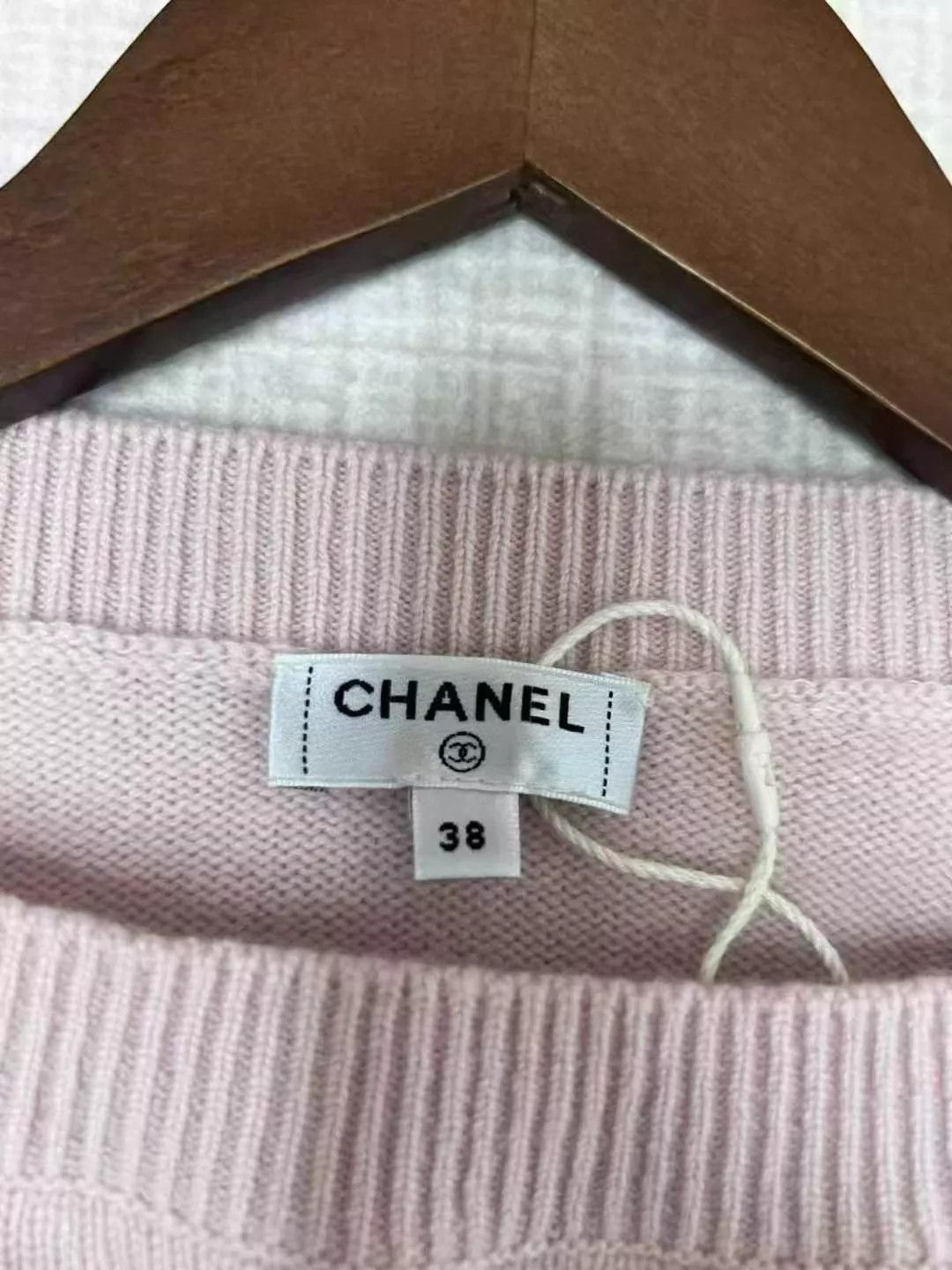 Chanel Chanel Women's Pearl Pink Knit Sweater Size 38 Size S / US 4 / IT 40 - 4 Thumbnail