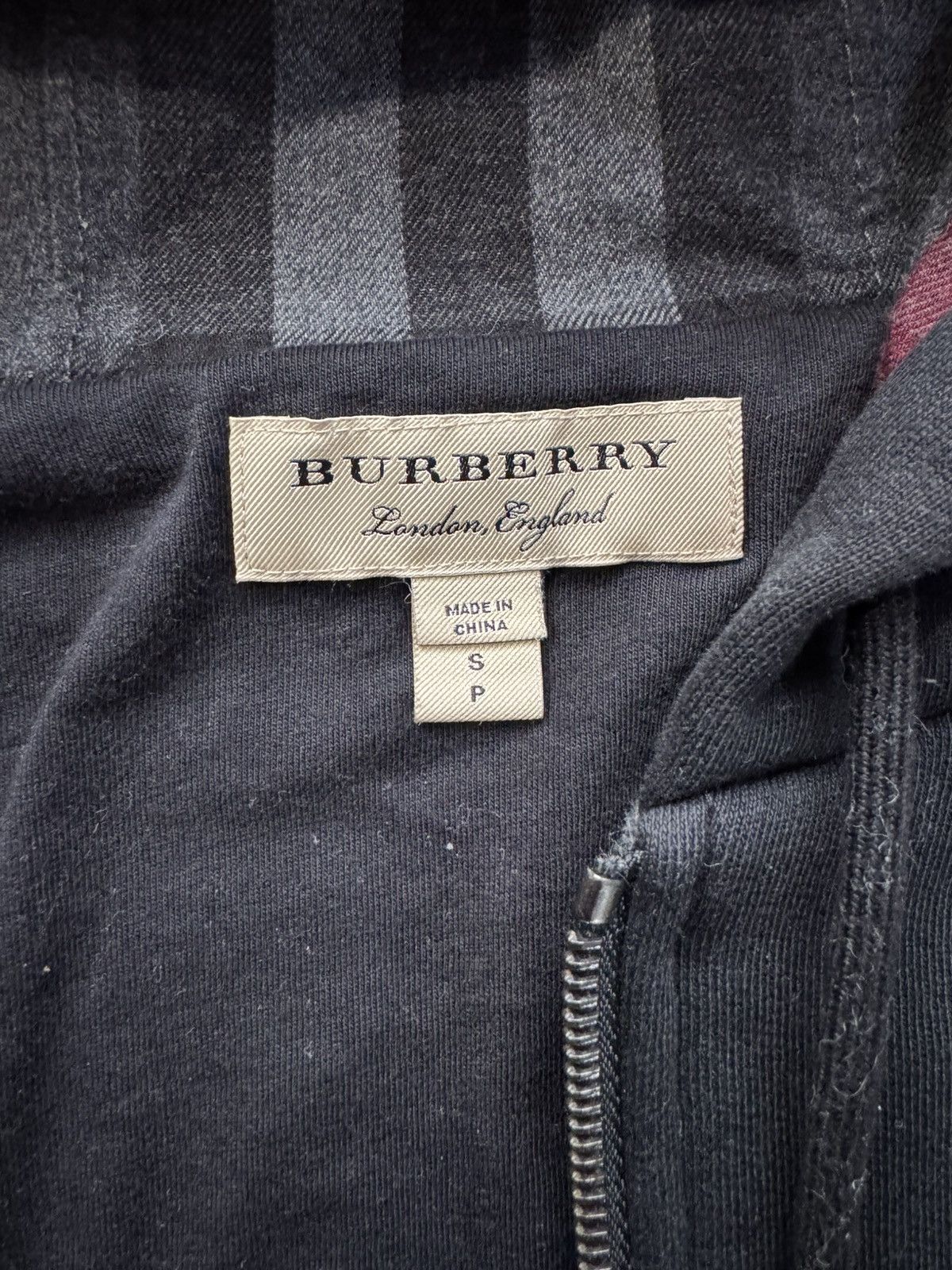 Burberry Burberry zip up jacket with plaid lining Size US S / EU 44-46 / 1 - 3 Thumbnail