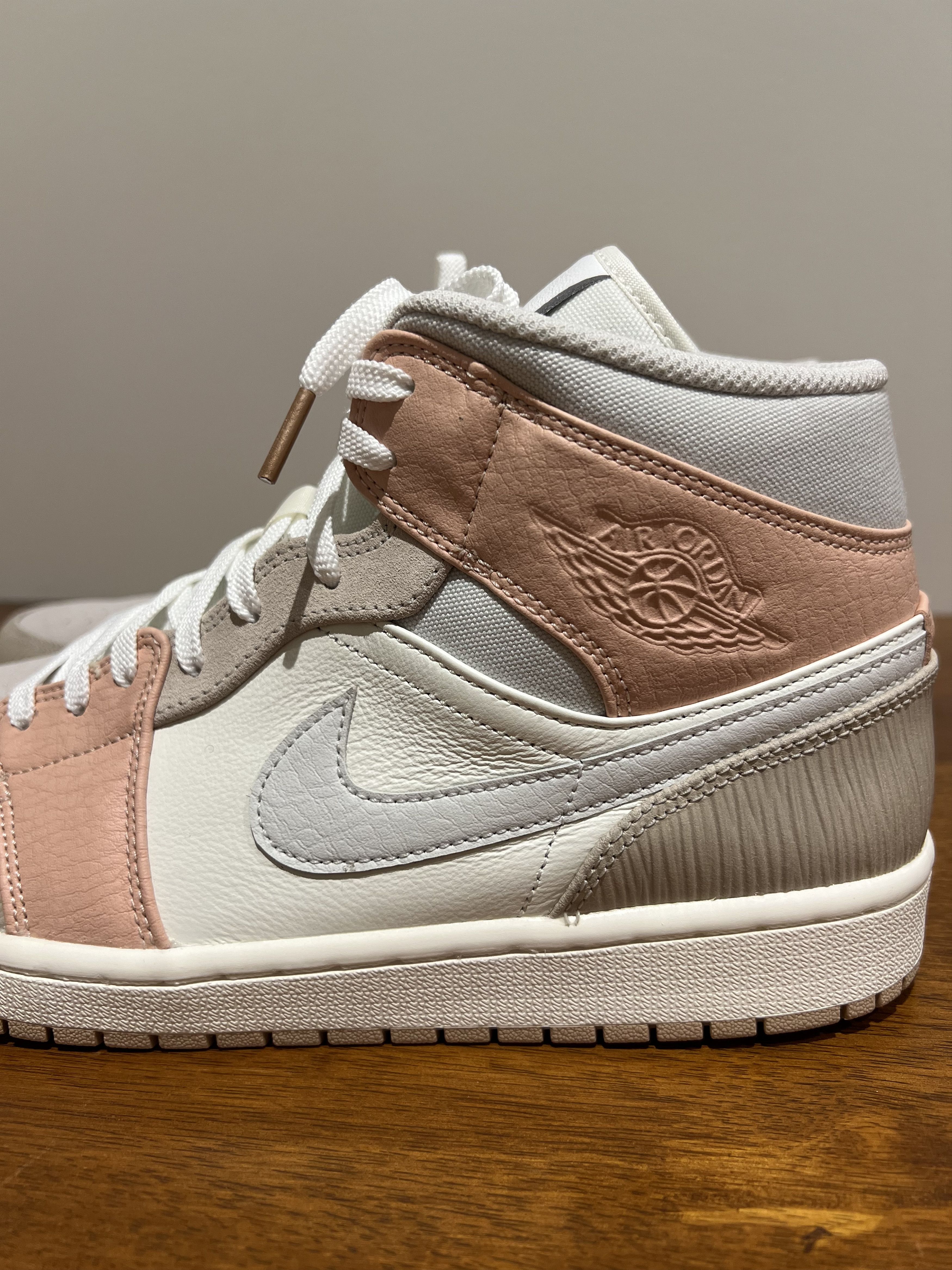 Jordan Brand × Nike 💚 2020 Nike Air Jordan 1 Mid "Milan" Sail/Light Bone NEW Size US 11 / EU 44 - 8 Thumbnail