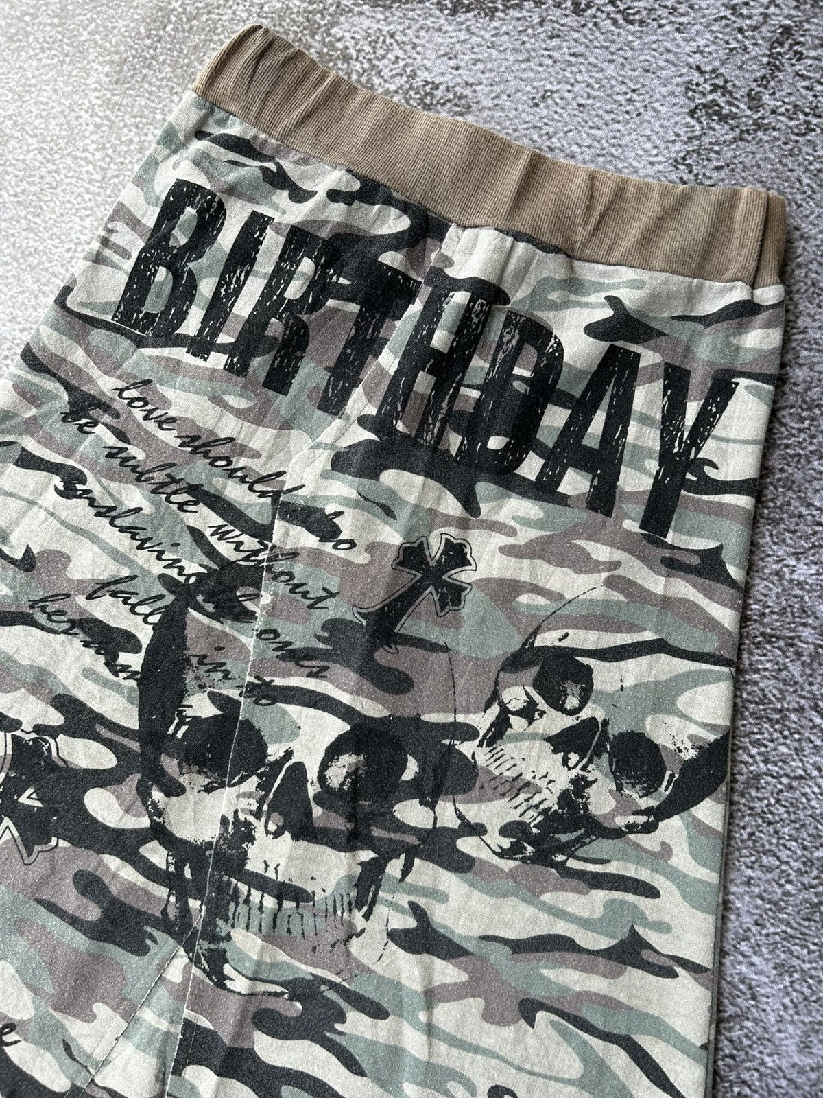 Japanese Brand Japanese Skirt Camo Skull Poem Style M.K.R Size 36" / US 14 / IT 50 - 4 Thumbnail
