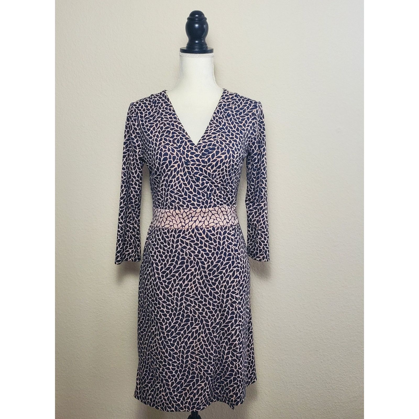 Ann Taylor Ann Taylor Leafy Midi Wrap Dress 4 Size S / US 4 / IT 40 - 1 Thumbnail