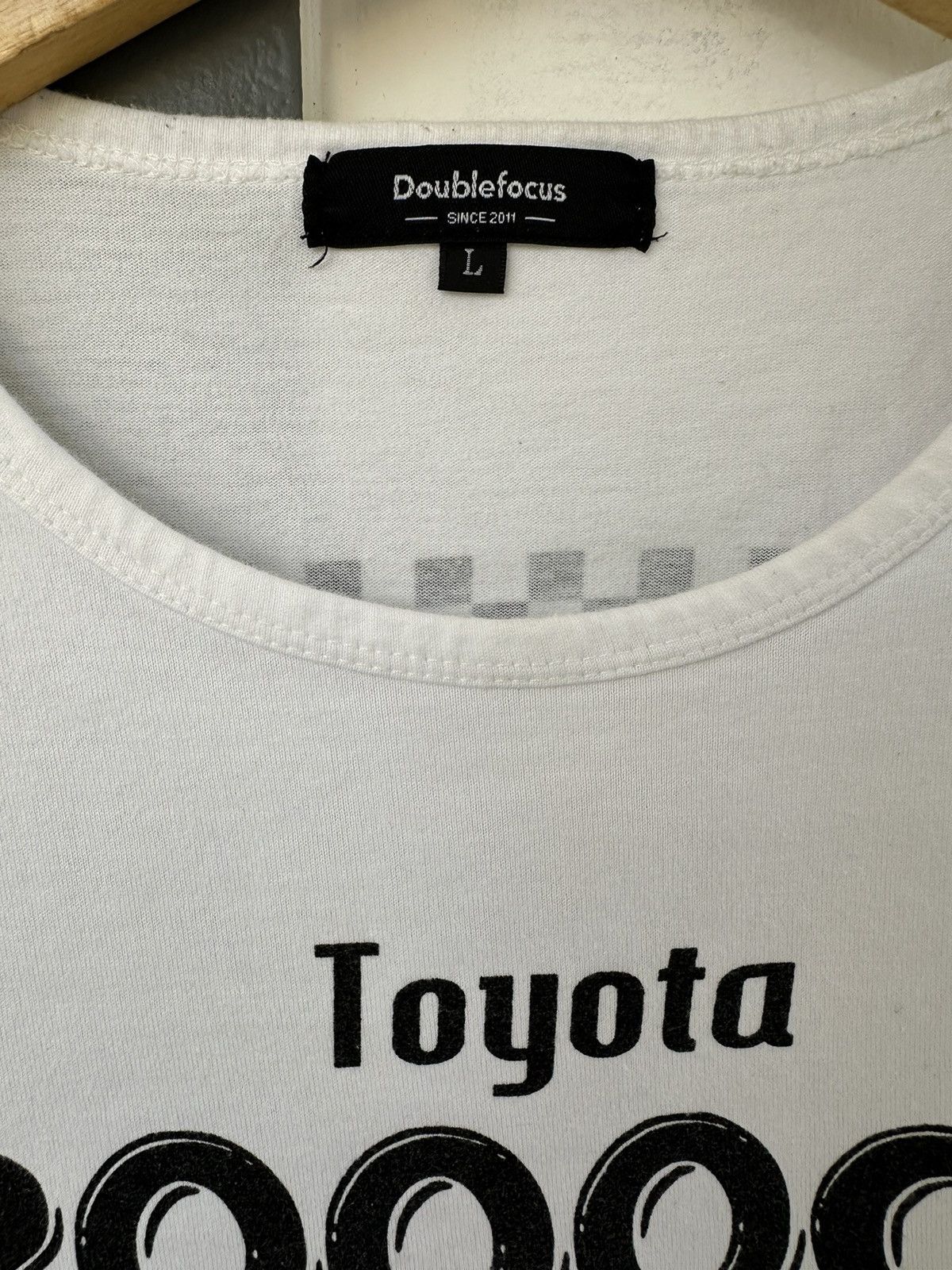 Sports Specialties RARE TOYOTA 2000GT SINCE 1967 MOTORSPORTS TSHIRTS Size US M / EU 48-50 / 2 - 3 Thumbnail