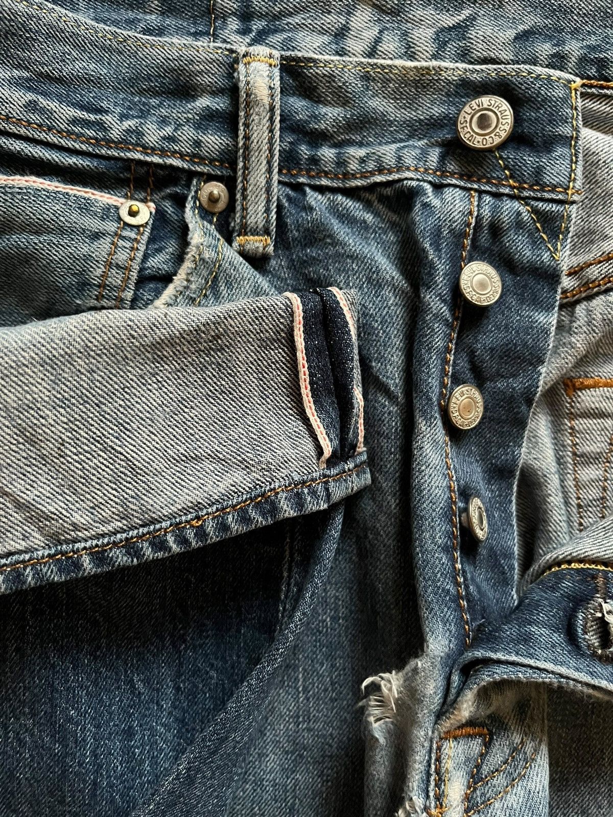 Levi's Vintage Levis 501 Selvedge Blue Denim Distressed Loose Jeans Size US 31 - 4 Thumbnail