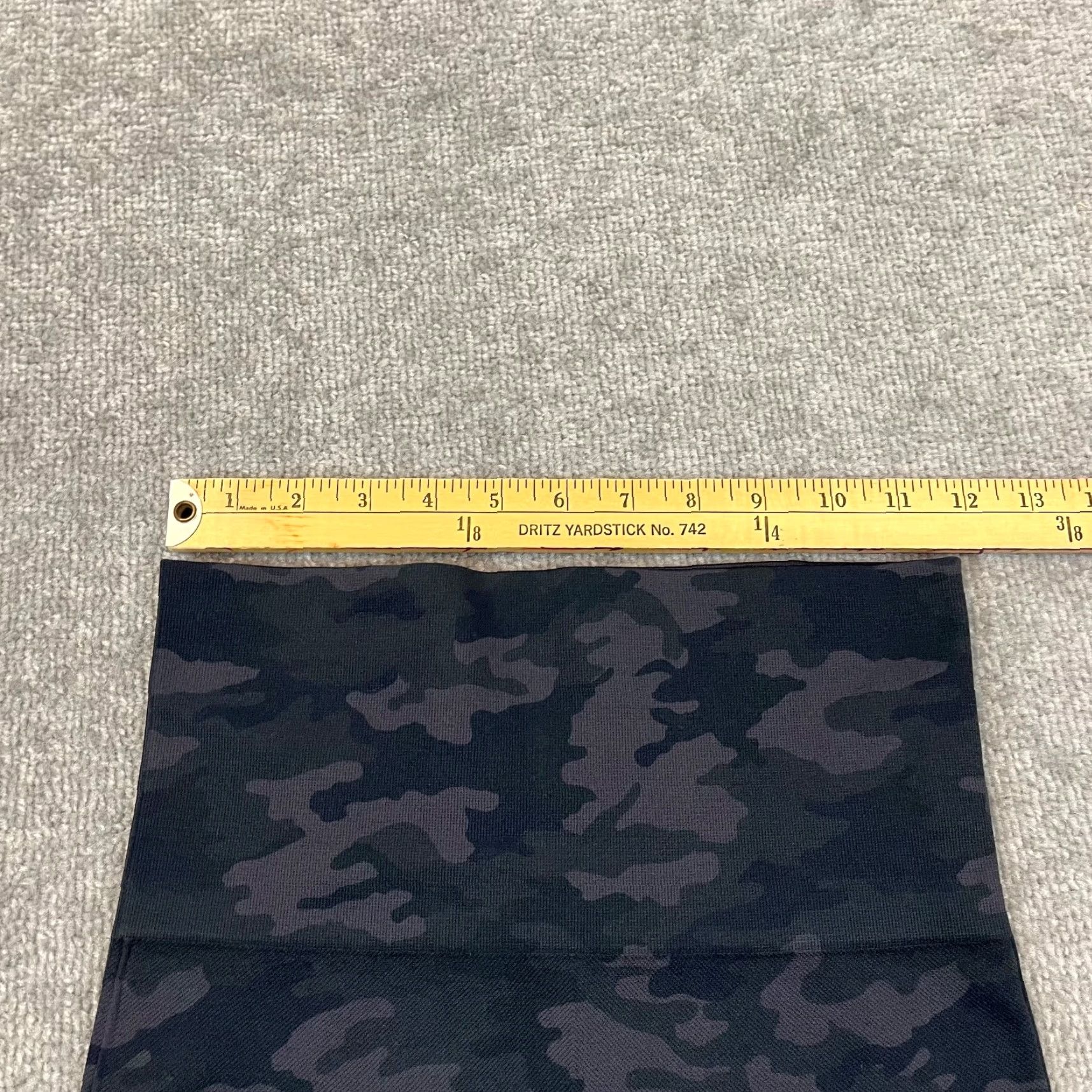 Spanx Spanx Leggings Womens Medium 24" Gray Green Camouflage Capri Gym Compression Size 32" / US 10 / IT 46 - 3 Thumbnail
