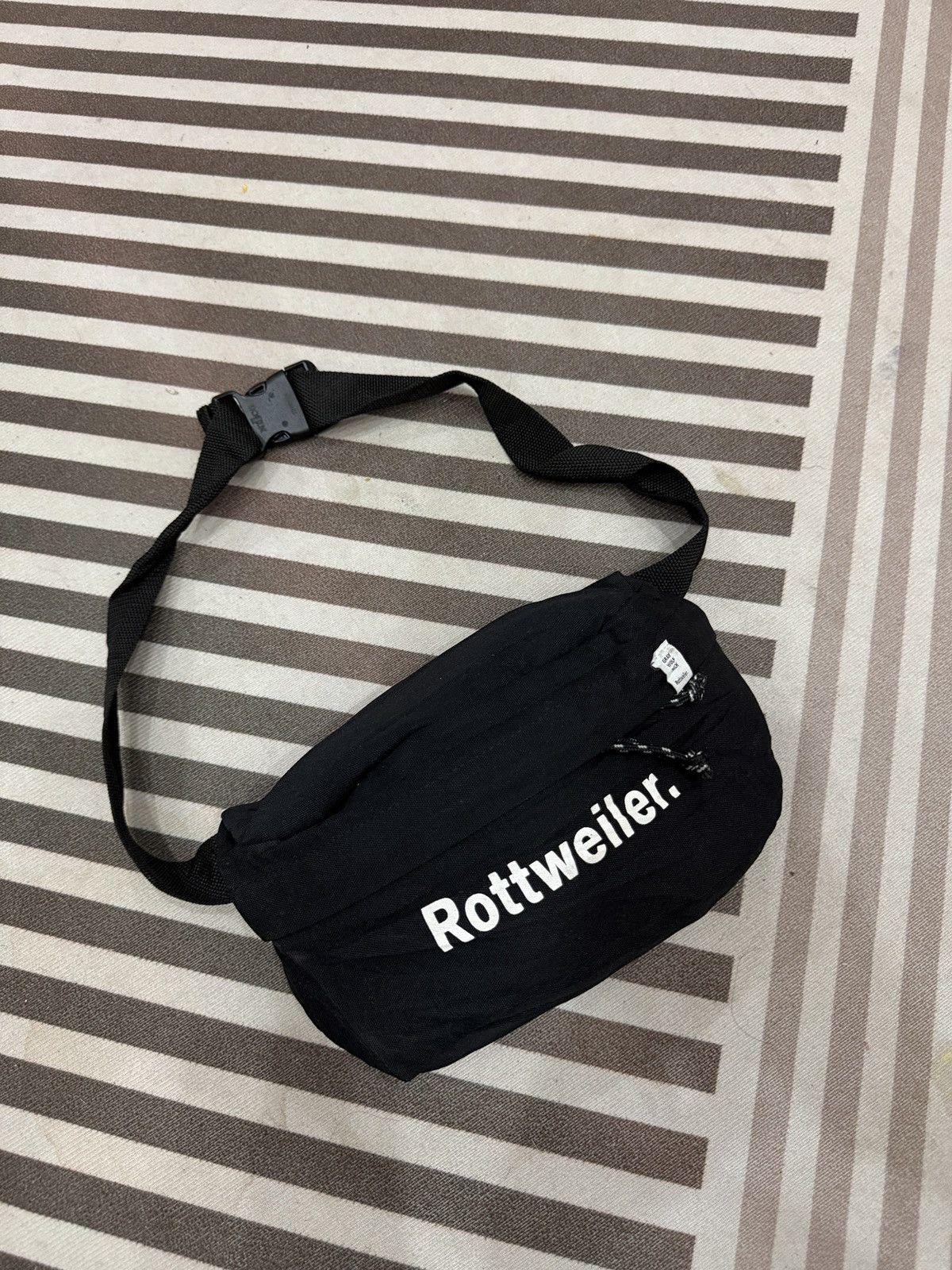 Hypebeast 🔥🔥🔥ARCHIVE ROTTWEILER WAISTBAG Size ONE SIZE - 2 Thumbnail