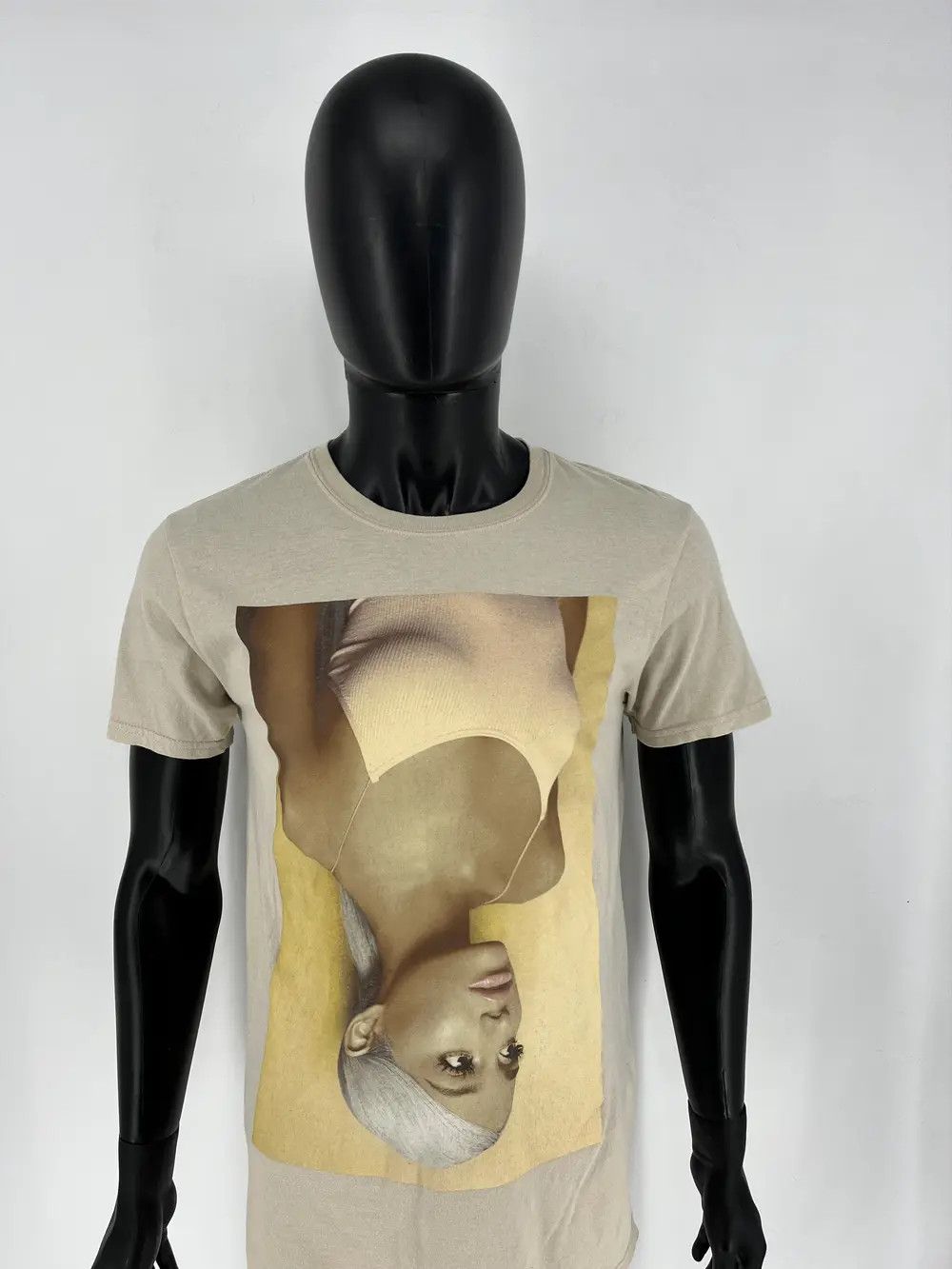 Band Tees Vintage 🔥RARE🔥 Ariana Grande Solo Singer Rappars Shirt Size US M / EU 48-50 / 2 - 5 Thumbnail