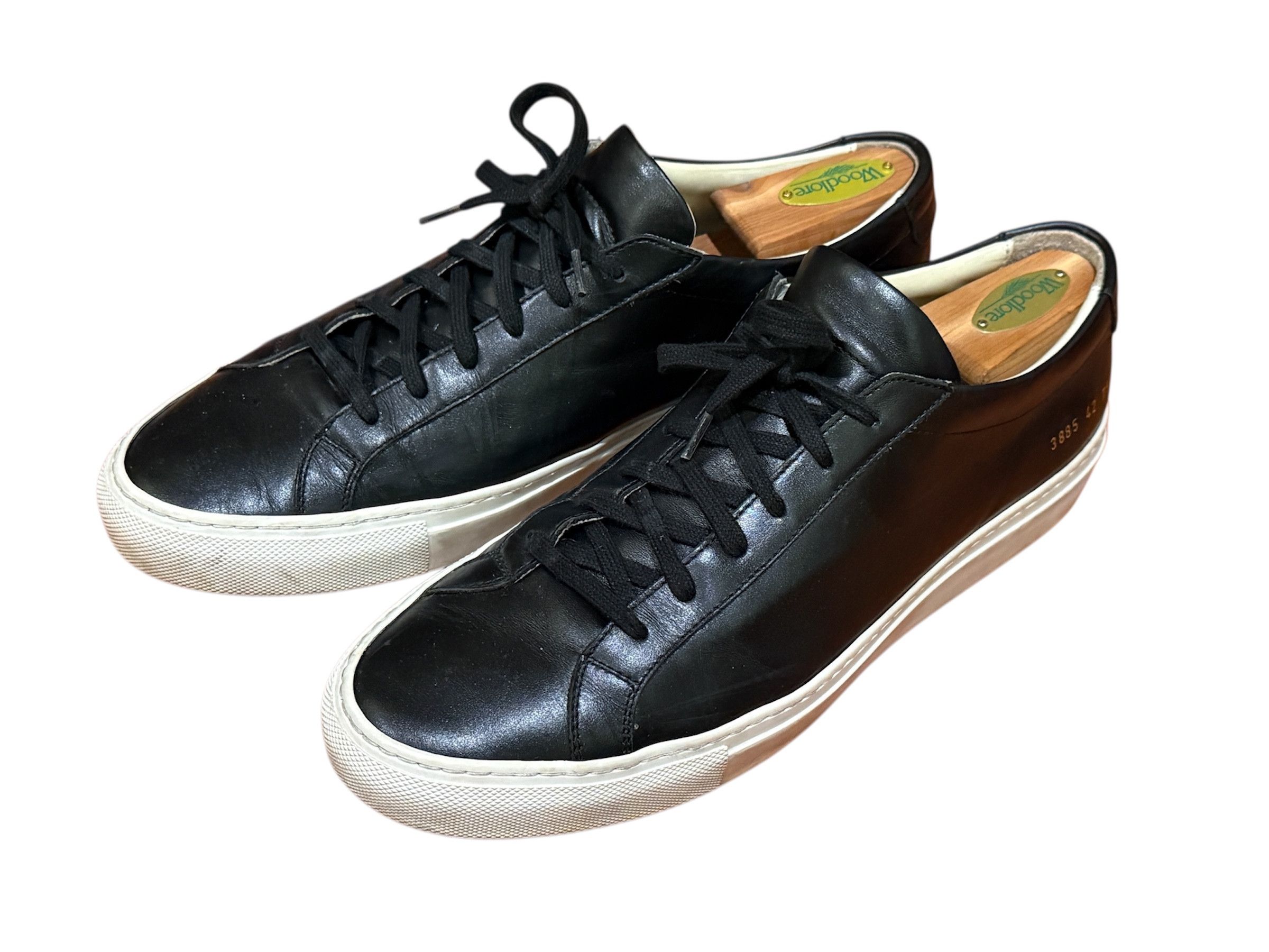 Common Projects Common Projects Achilles Low Black and White Leather Size US 9 / EU 42 - 1 Thumbnail