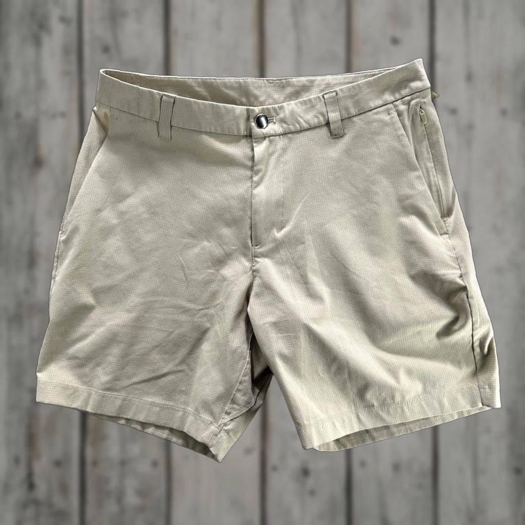 Lululemon Lululemon Shorts Mens 37 Green Commission Style Stretch Chino Golf Casual XL Regular Beige Inseam 8 in Front Flat Front Pockets Size US 36 / EU 52 - 1 Thumbnail