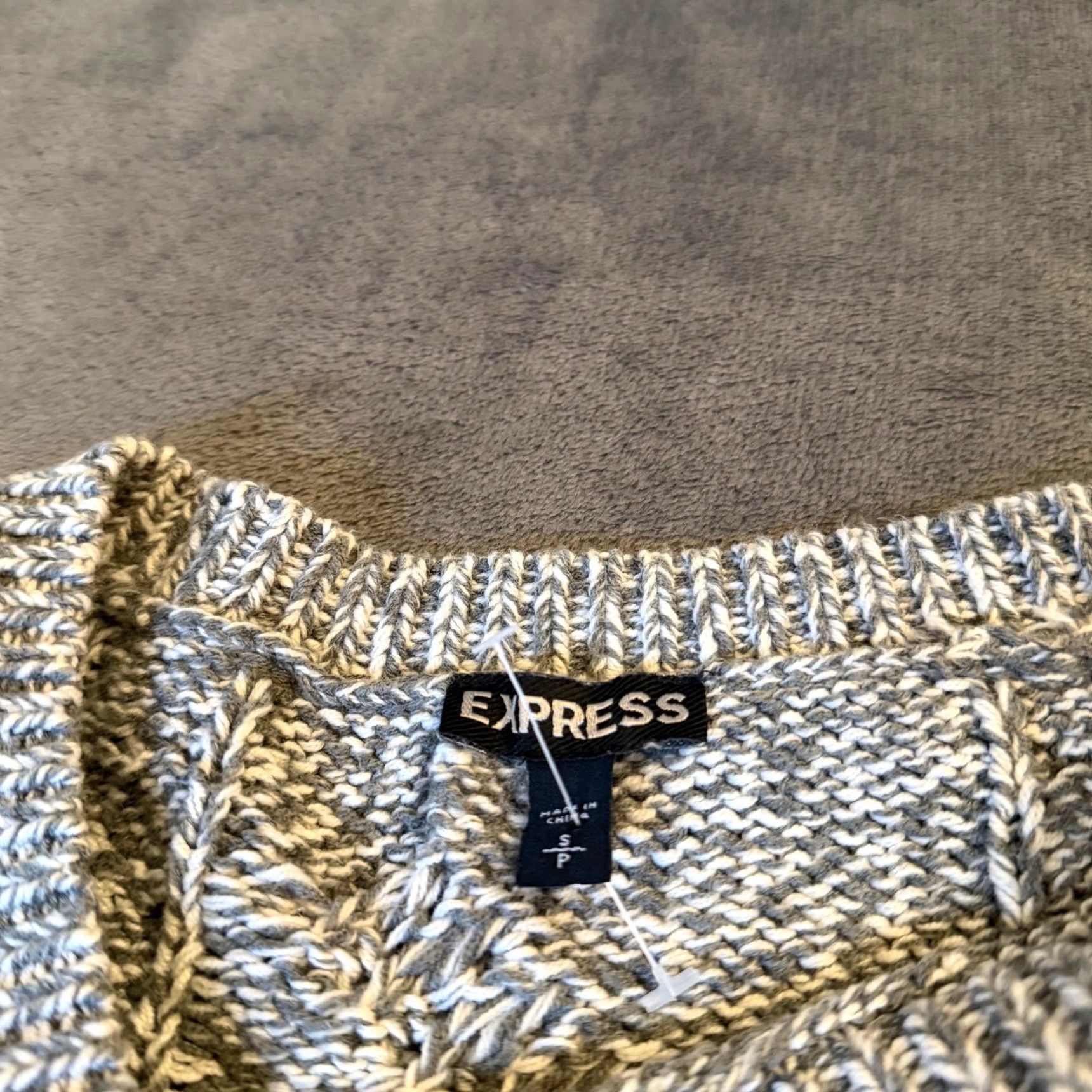 Express Express Sweater Women Small Gray V-Neck Long Sleeve Cable Knit Marled Open Knit Pullover Casual Womens Size S / US 4 / IT 40 - 3 Thumbnail