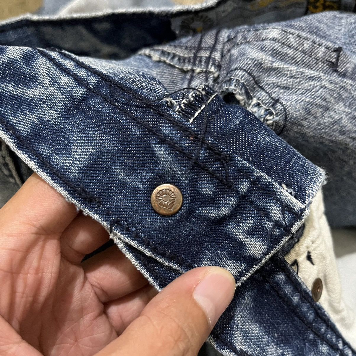 Akademiks 2000's Akademiks Hiphop Baggy Denim Pants Size US 33 - 19 Thumbnail