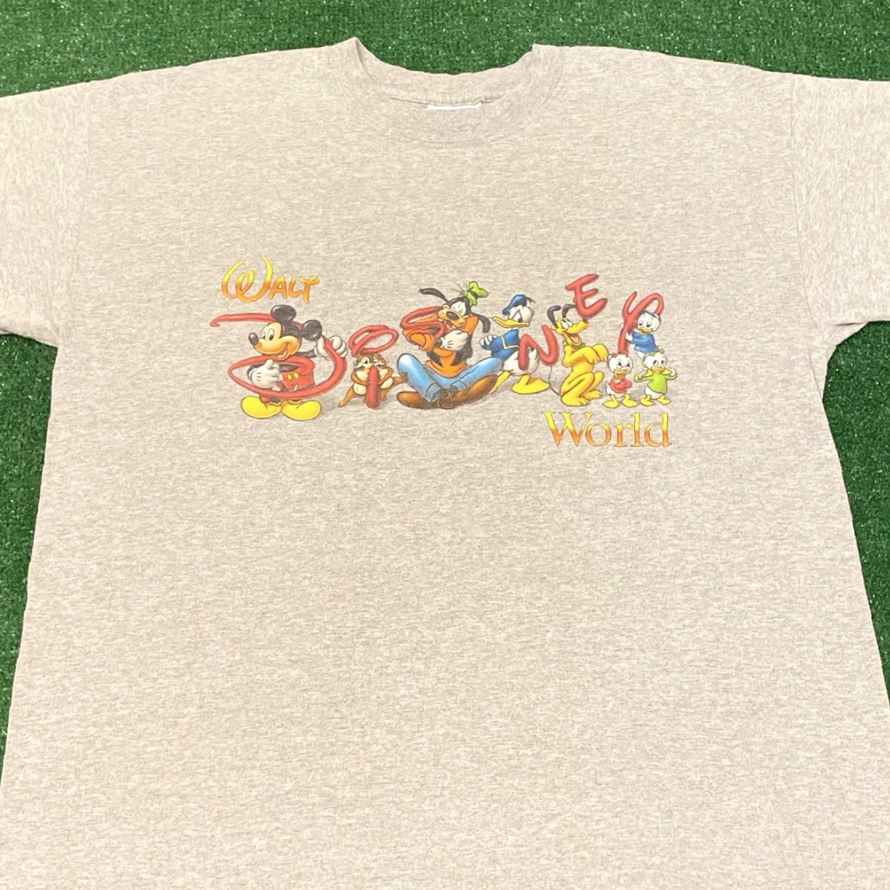 Disney VINTAGE Disney World Parks Characters Shirt Mens L Gray 90s Mickey Minnie Goofy Donald Huey Dewey Louie T-Shirt Size US L / EU 52-54 / 3 - 3 Thumbnail