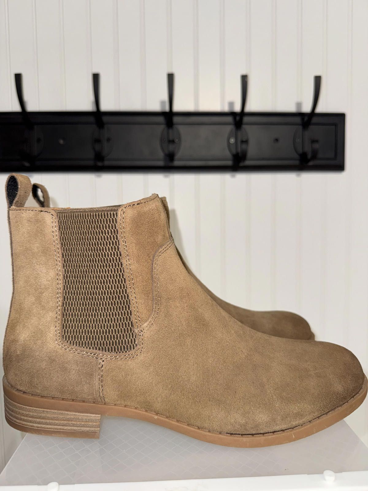 Boc b.o.c. Born Women's 10M Tan Suede Chelsea Ankle Boots Size US 10 / IT 40 - 2 Thumbnail