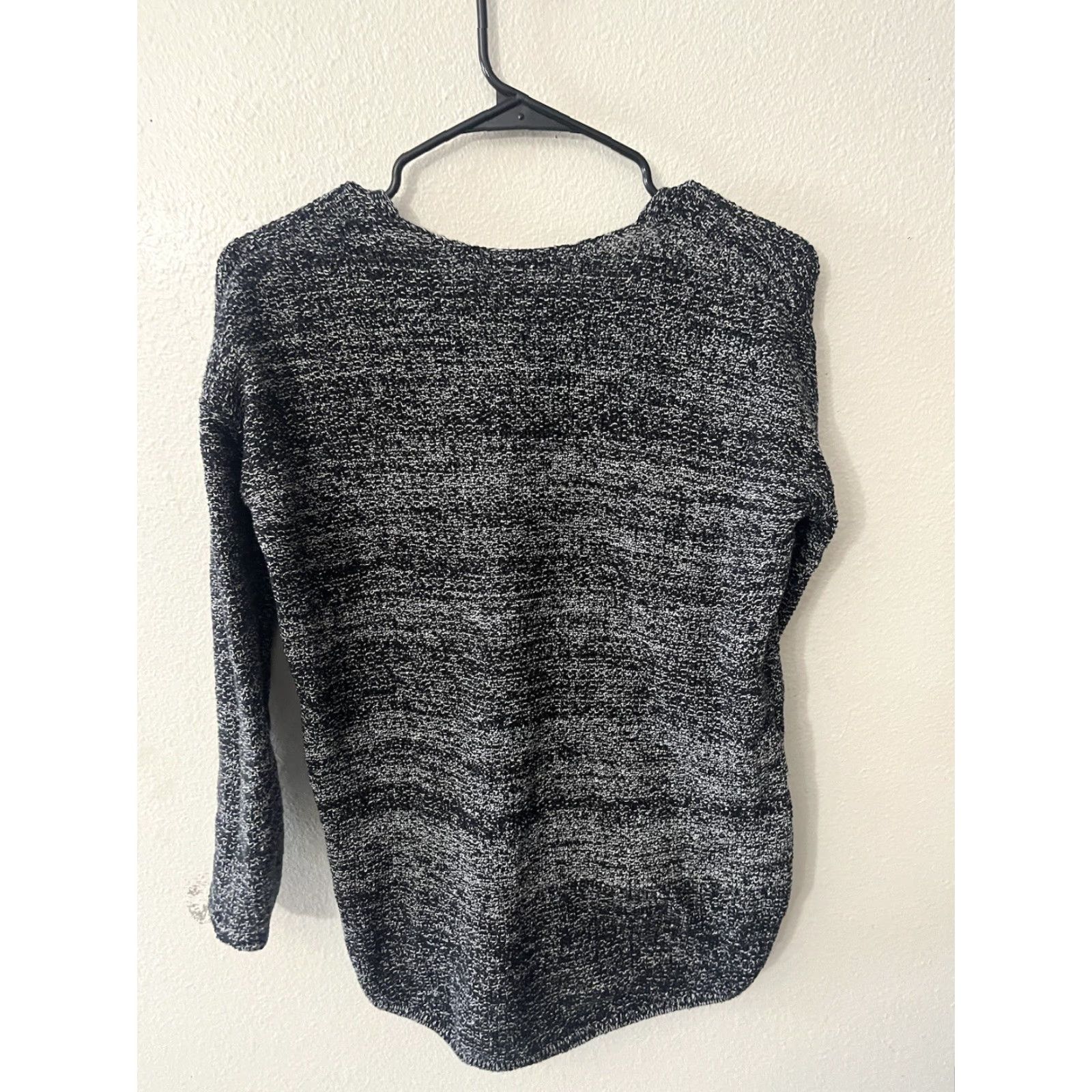 H&M H&M Conscious Sweater XS Pullover Black White Knit V-Neck Long Sleeve Regular Women, Colorful, Stretch, Knit, Fall, Spring, Winter, 12/0 Size XS / US 0-2 / IT 36-38 - 3 Thumbnail