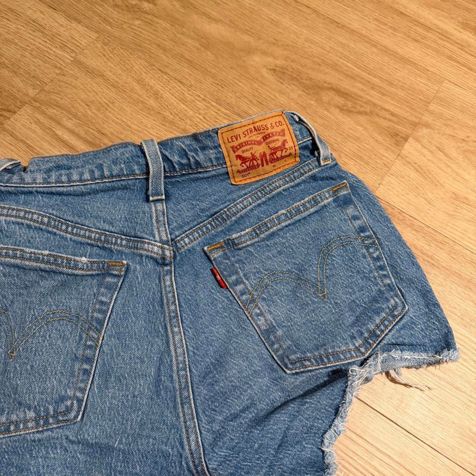 Levi's Levis 501 denim booty shorts Size 24" / US 00 / IT 34 - 3 Thumbnail