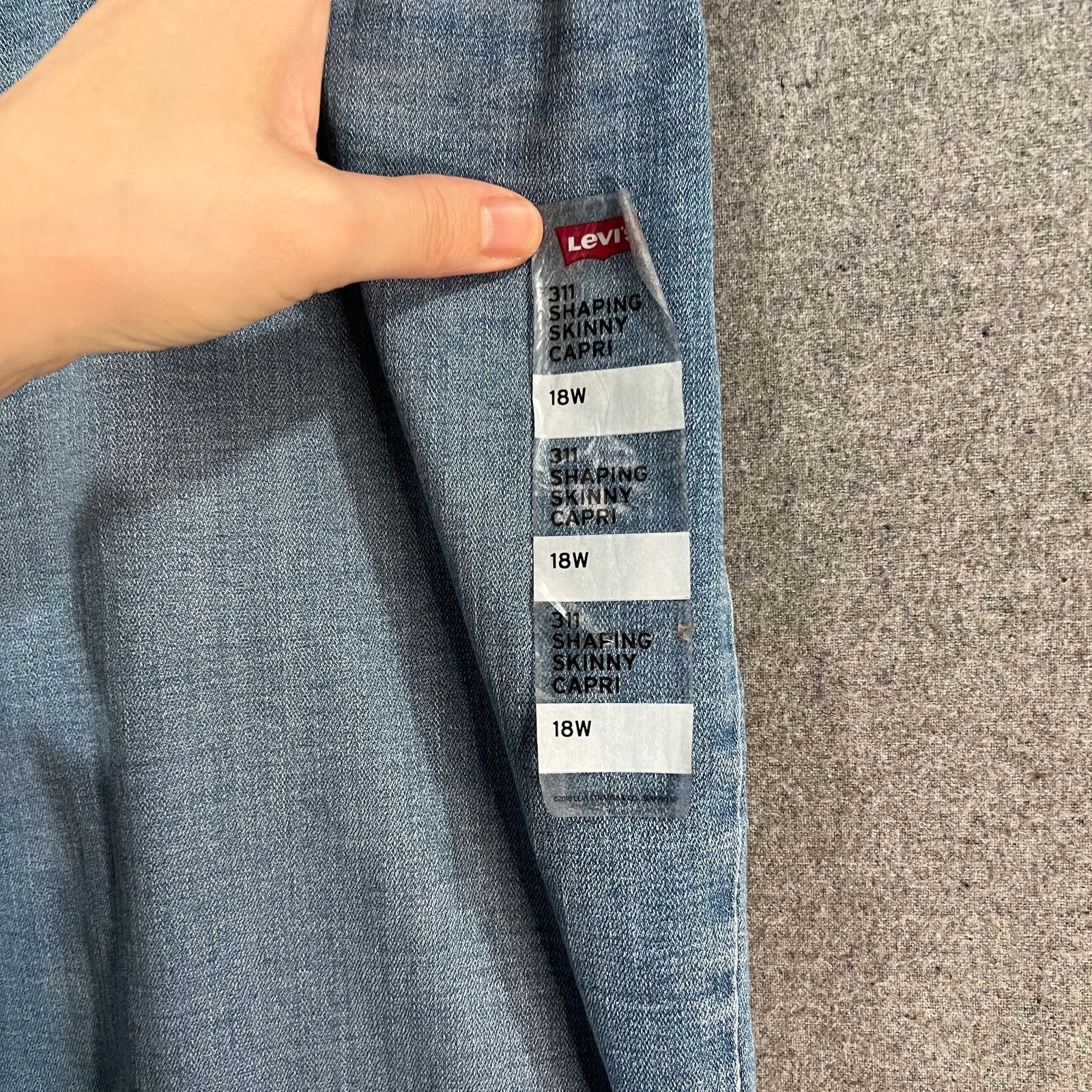 Other Levi's 311 Shaping Skinny Capri Women's Jeans Blue Denim Size 40" / US 18 - 5 Thumbnail