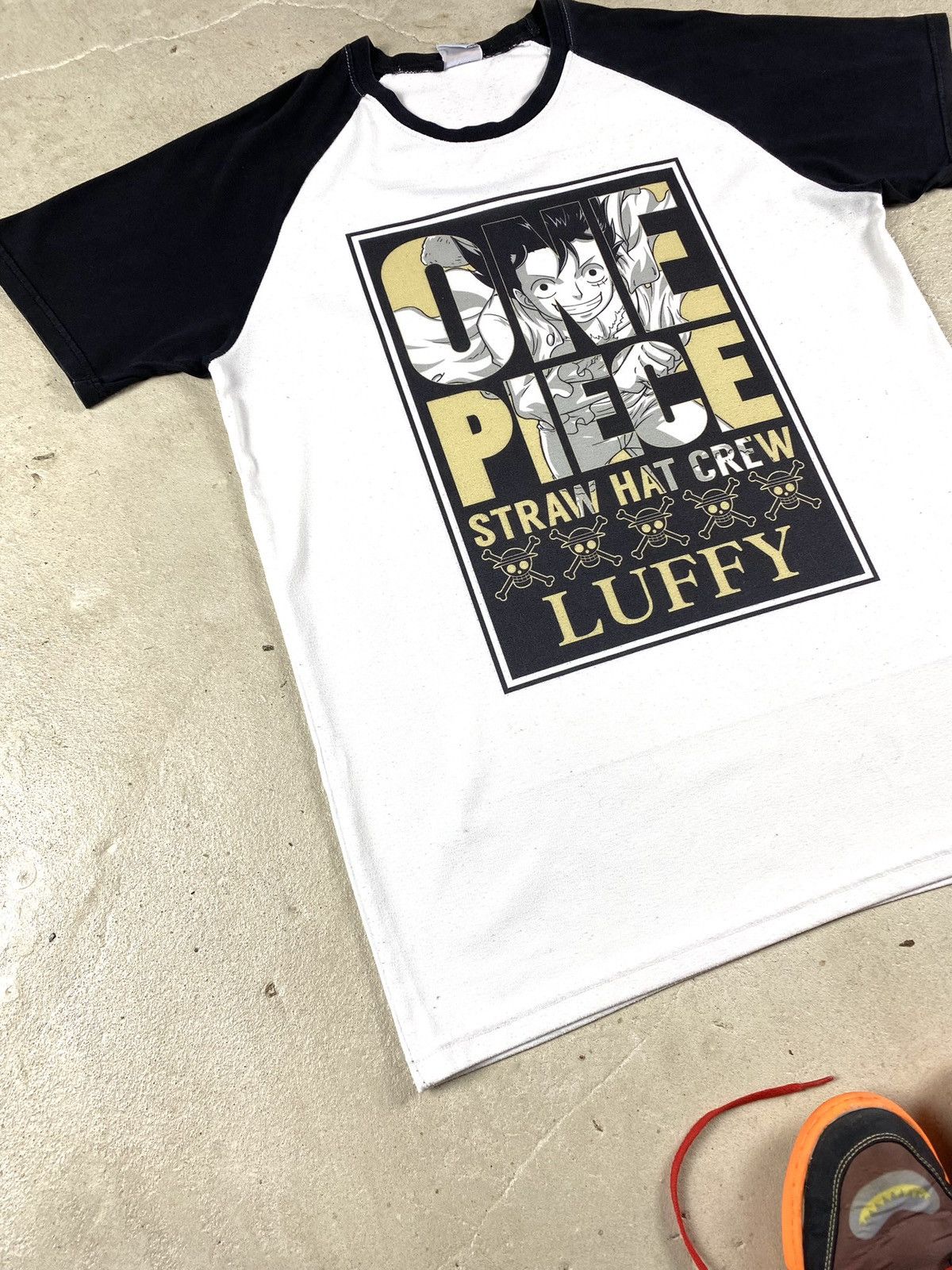 Japanese Brand Vintage One Piece Anima Art Cartoon T Shirt Japanese Size US L / EU 52-54 / 3 - 3 Thumbnail