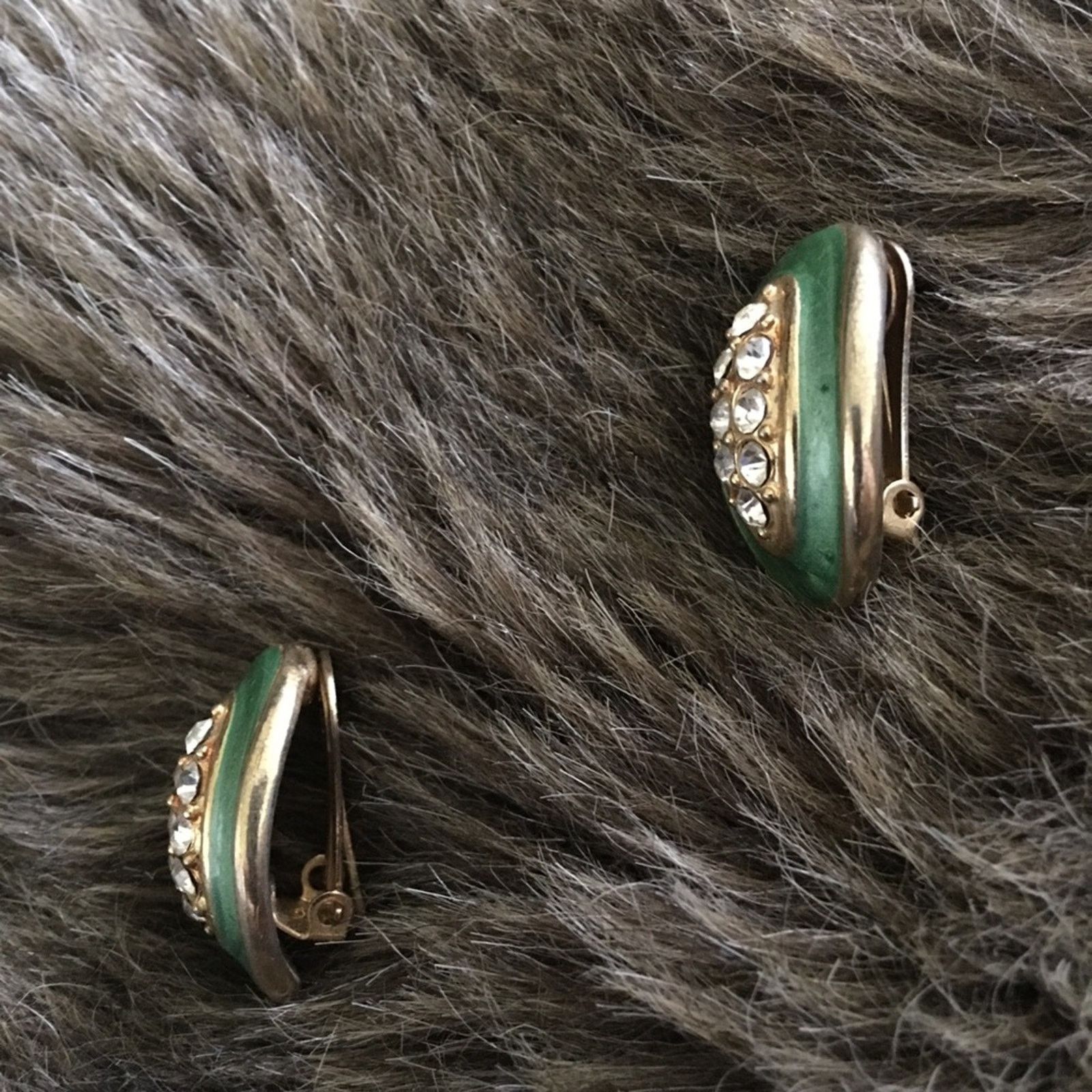 Vintage Vintage mint green enamel rhinestone clip earrings Size ONE SIZE - 3 Thumbnail