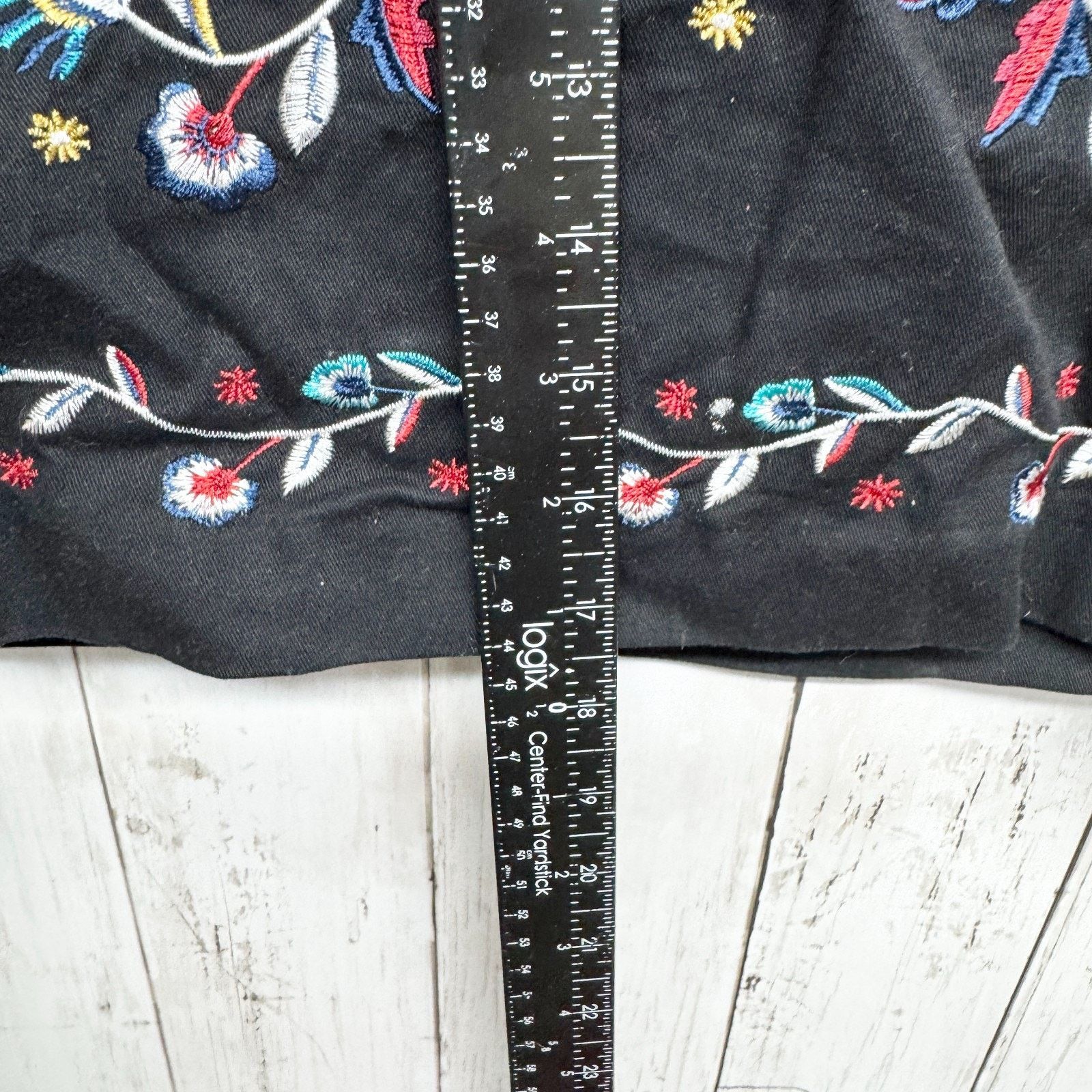New Look New Look Skirt Size 4 Embroidered Pattern Mini Side Zip Size 27" / US 4 / IT 40 - 5 Thumbnail