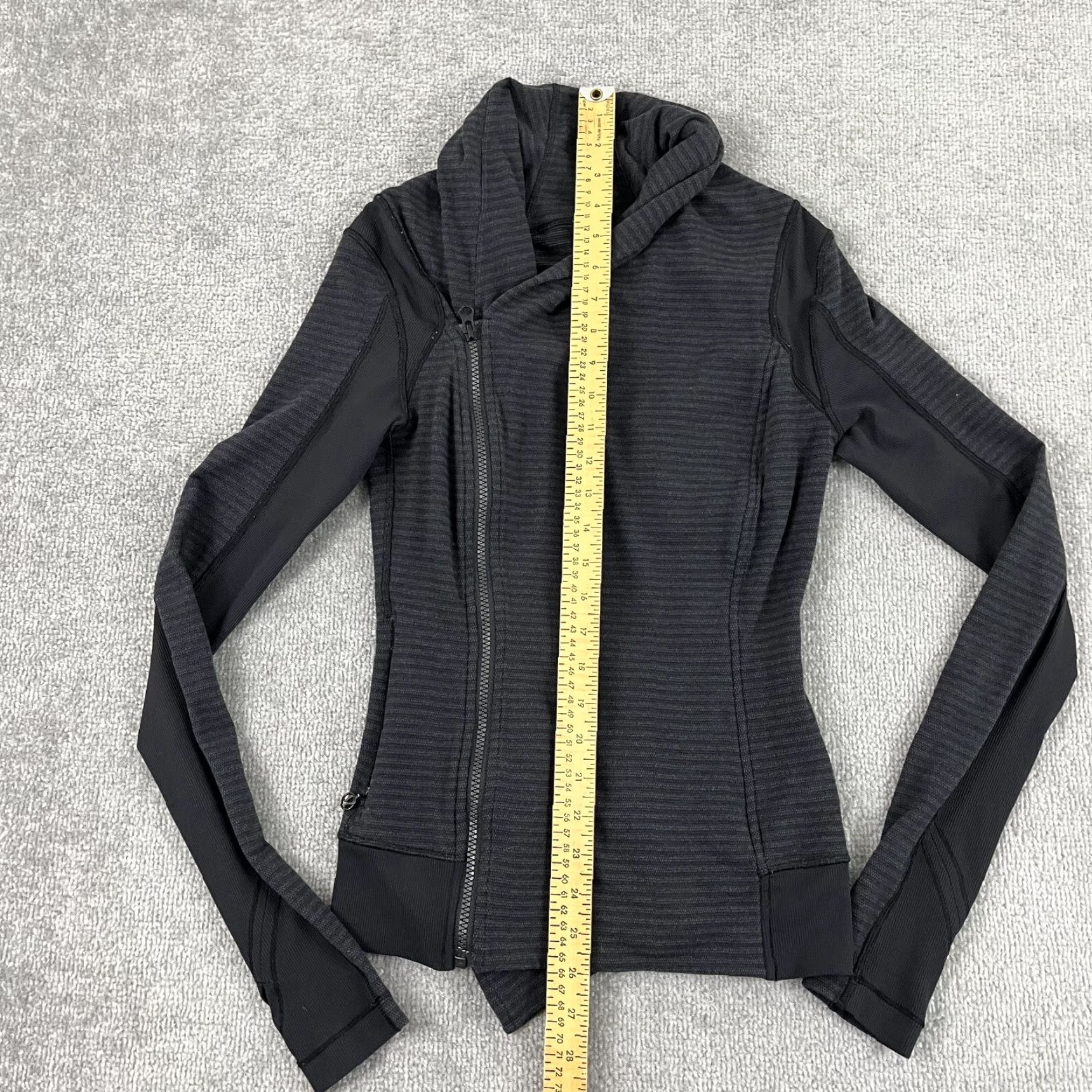 Lululemon VINTAGE? No — Omit if not vintage. (We must not add information.) Size S / US 4 / IT 40 - 5 Thumbnail