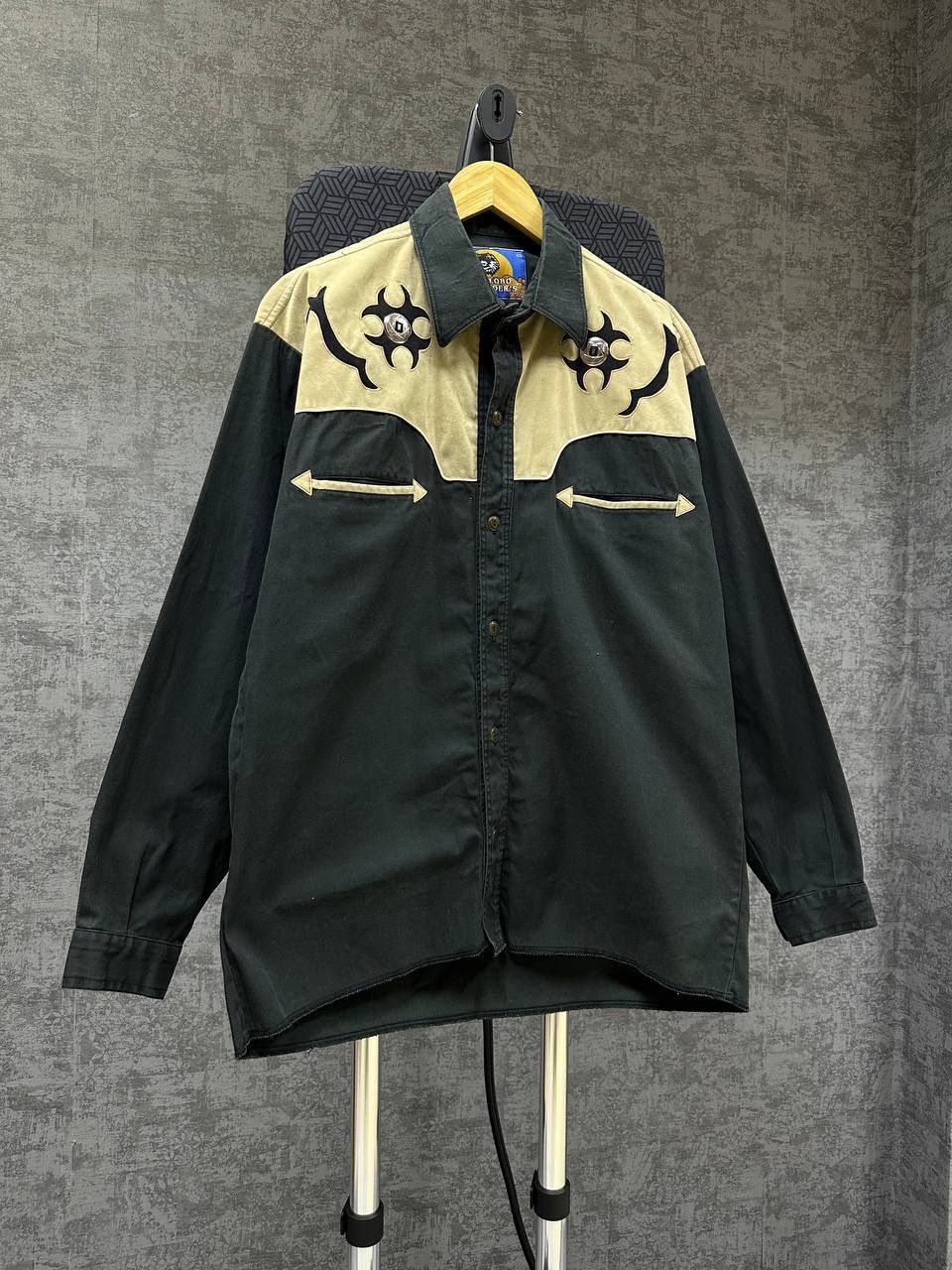 Cowboy Equipment × Vintage Vintage Cowboy Long Lobo Riders Black Shirt Size US L / EU 52-54 / 3 - 4 Thumbnail
