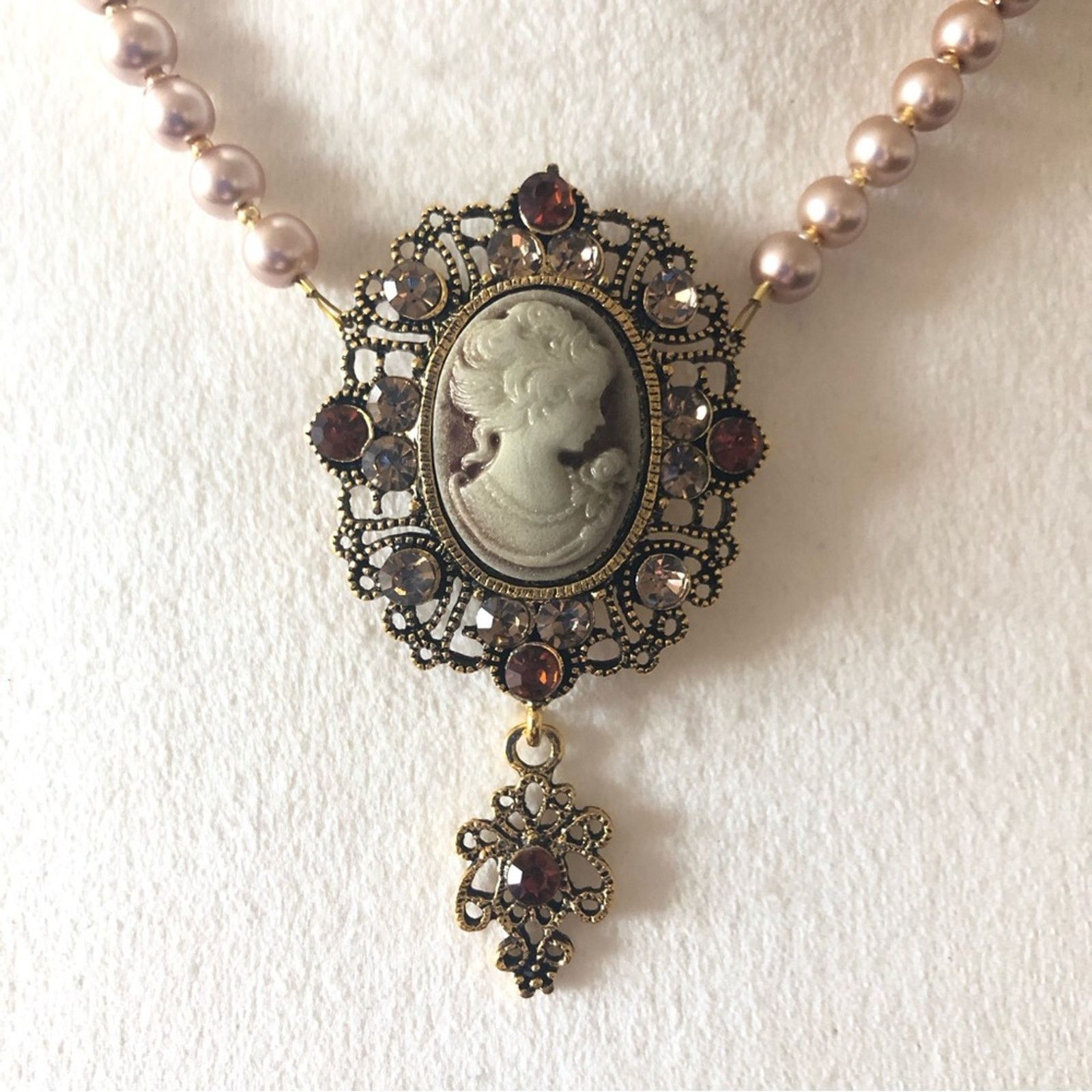 Handmade Handcrafted repurpose victorian lady cameo Pearl necklace Size ONE SIZE - 2 Thumbnail
