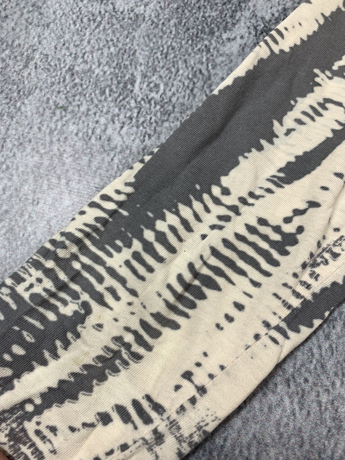 Other Vintage Y2K Japanese all over abstract longsleeve tee size S Size S / US 4 / IT 40 - 10 Thumbnail