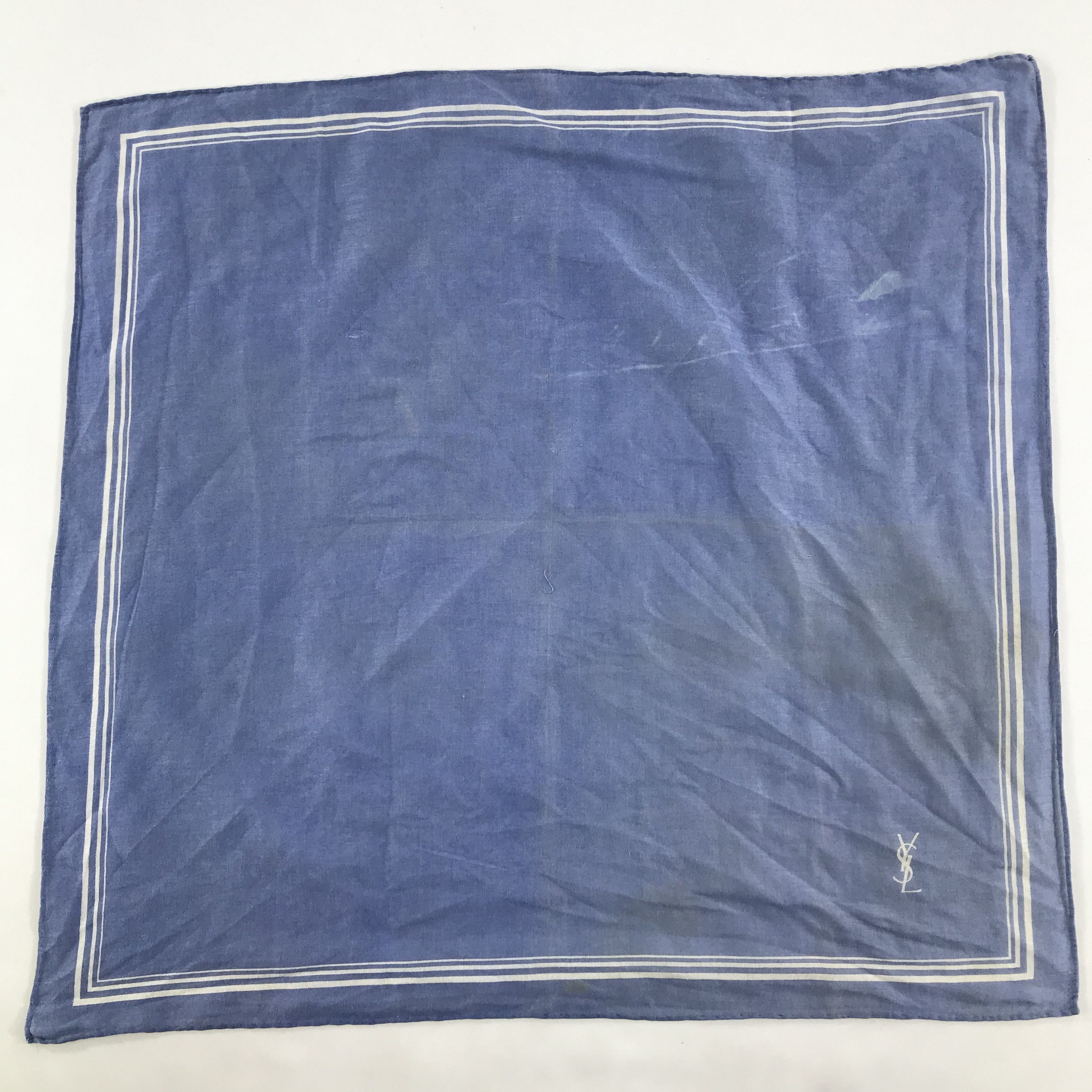 Vintage Yves Saint Laurent Bandana / Handkerchief/Neckerchief -S1721 Size ONE SIZE - 1 Thumbnail