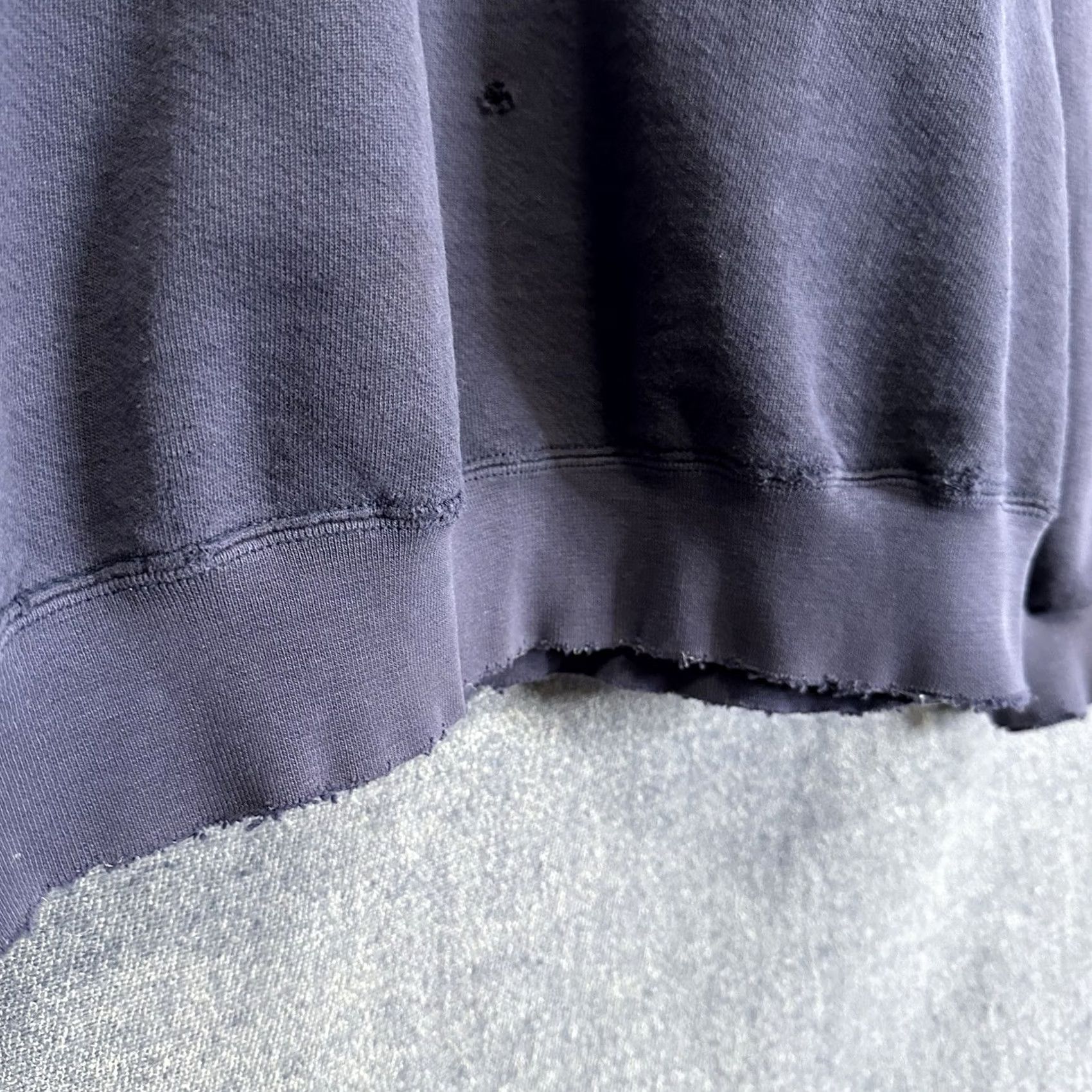 Russell Athletic VTG Russell Athletic Sweatshirt Crew Neck Long Sleeve Fleece Blue XL Pullover Men Distressed Logo PHOTO: 90s/00s/Varsity Size US XL / EU 56 / 4 - 4 Thumbnail