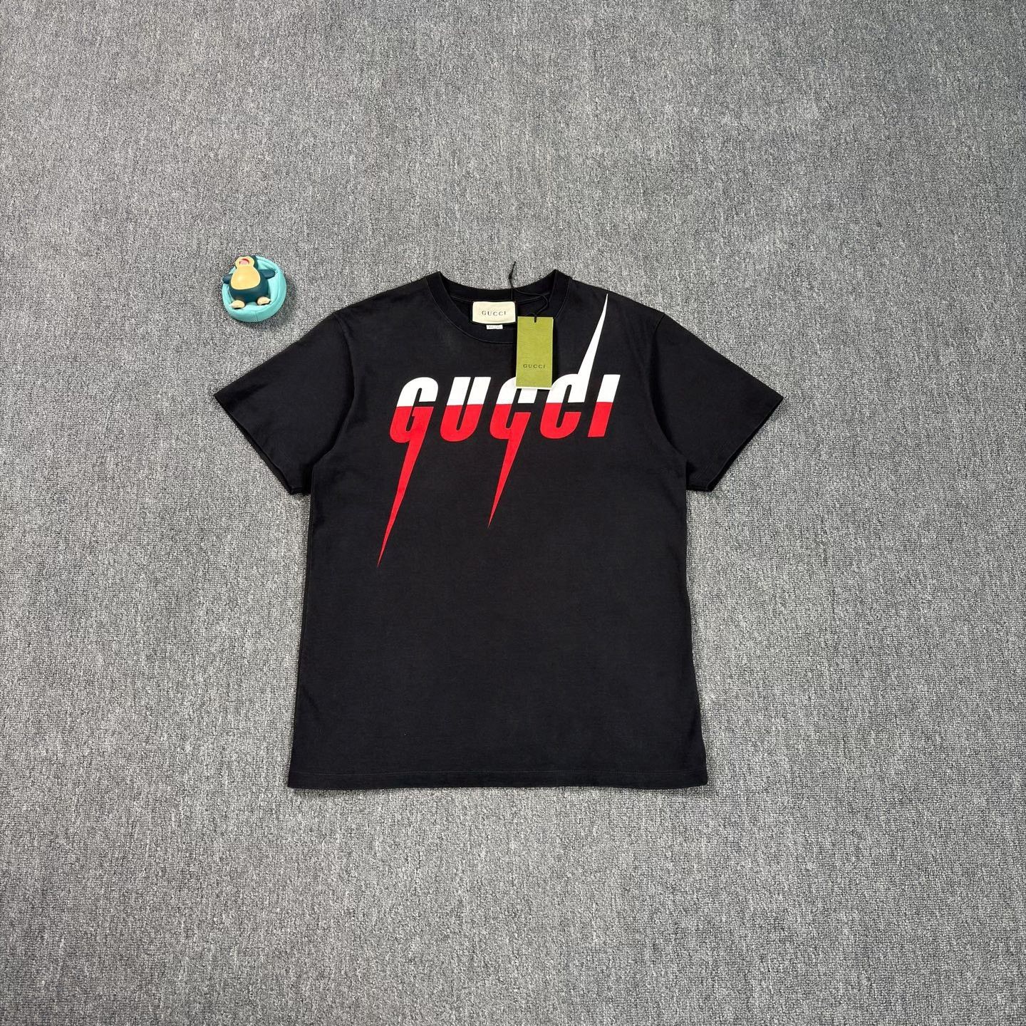 Gucci Gucci Blade Print Logo Black T-Shirt Size US S / EU 44-46 / 1 - 1 Thumbnail