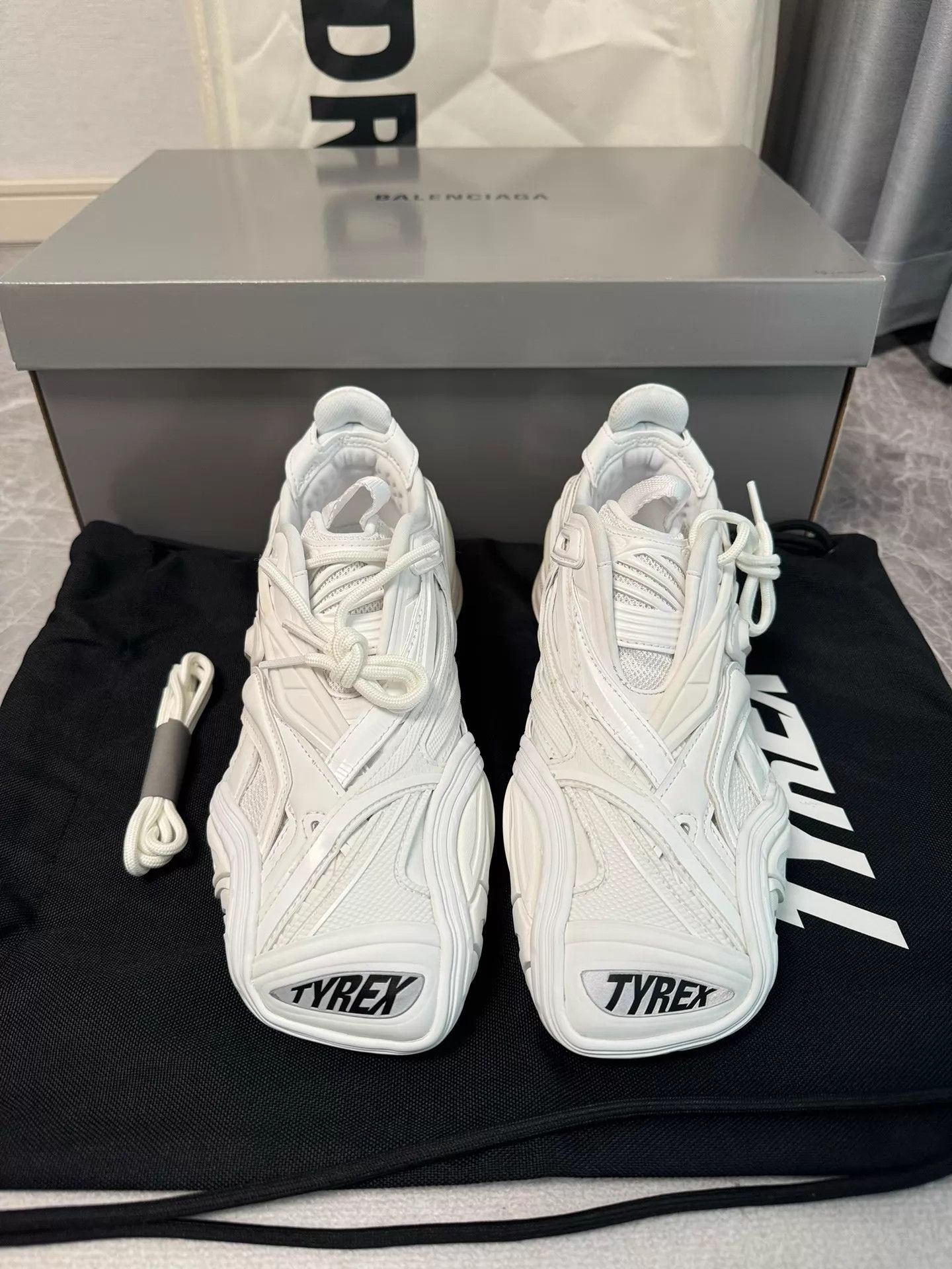 Balenciaga Balenciaga Tyrex Alien White Sneaker EUR 37 Size US 6.5 / IT 36.5 - 2 Thumbnail