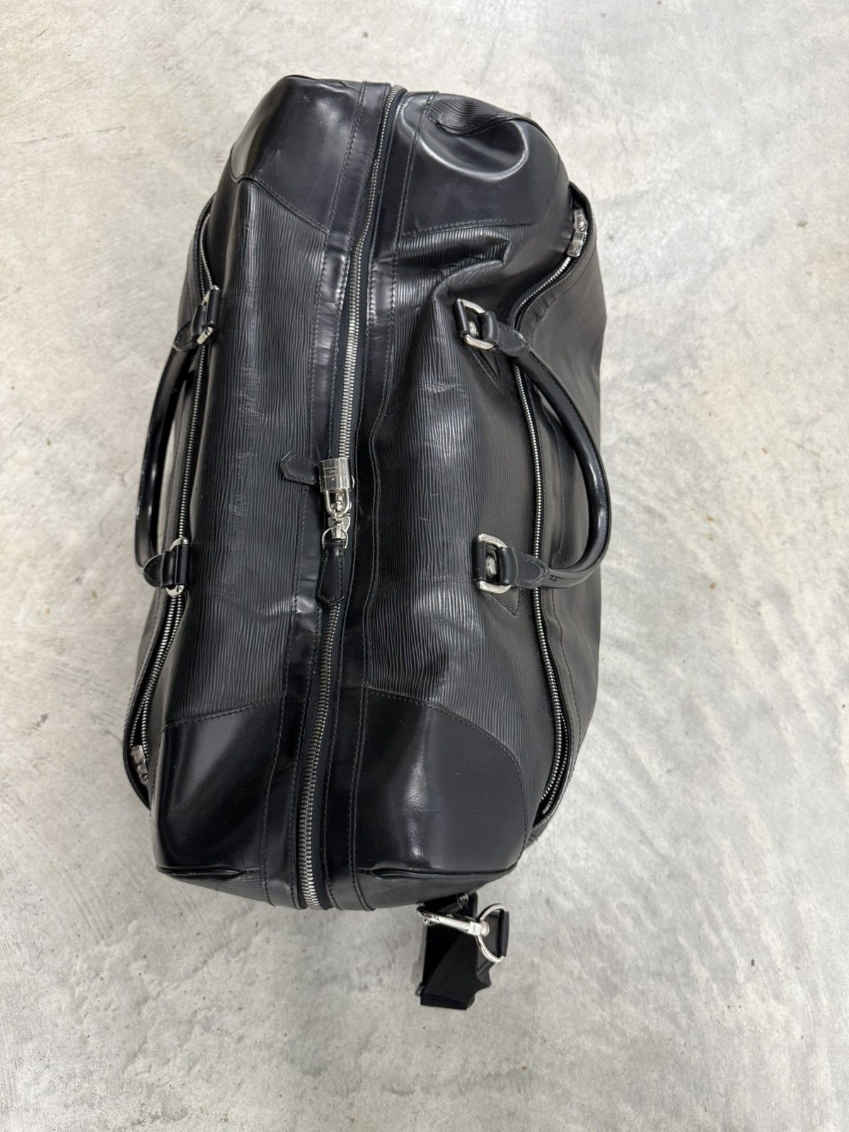 Louis Vuitton Louis Vuitton Epi Leather Duffle Bag Size ONE SIZE - 9 Thumbnail