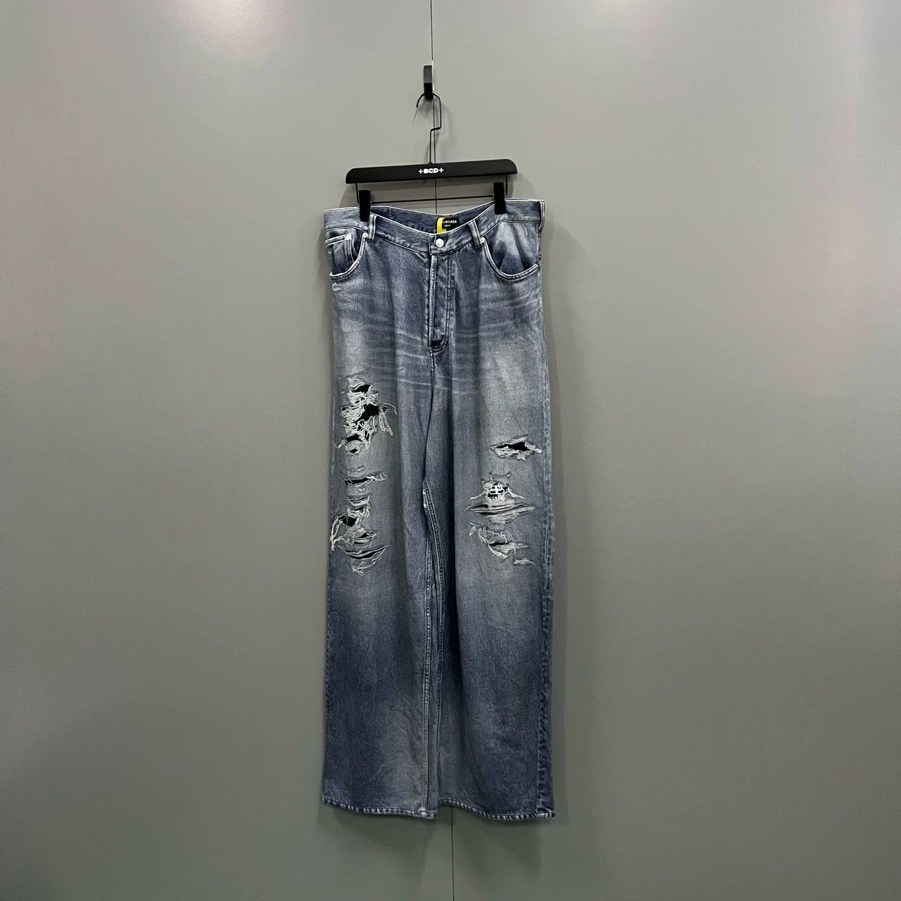 Balenciaga Balenciaga Distressed Denim Jeans Size US 34 / EU 50 - 1 Thumbnail
