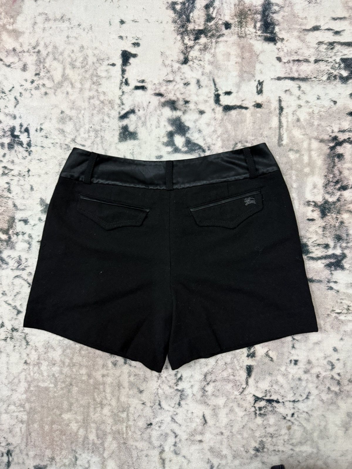 Burberry × Designer × Japanese Brand Burberry London Blue Label Wool Short Pants Size 28" / US 6 / IT 42 - 10 Thumbnail